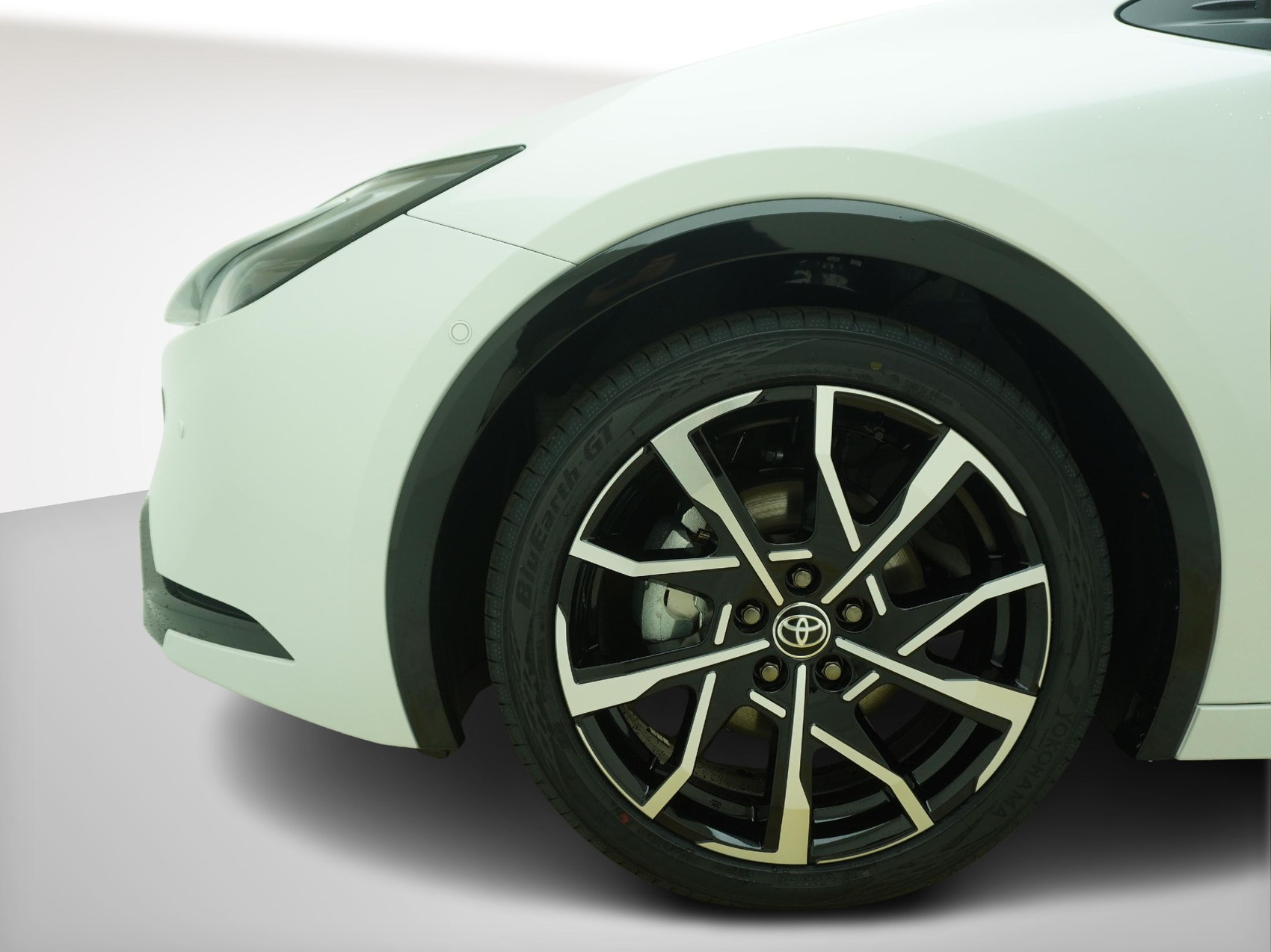 TOYOTA Prius 2.0 Plug-In-Hybrid Premium ** 360° Kamera **