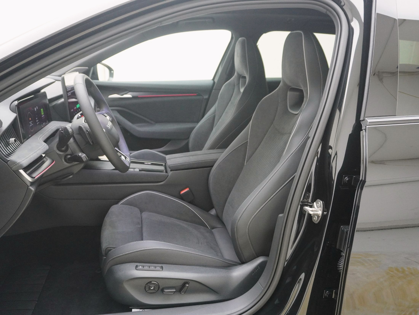 SKODA Superb 2.0 TSI Sportline 4×4 DSG