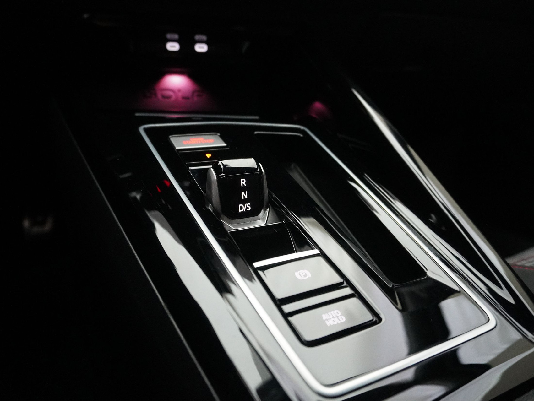 VW Golf 8.5 2.0 TSI DSG GTI Black Style (2025) ** Harman/Kardon / Head-Up / Panoramadach **