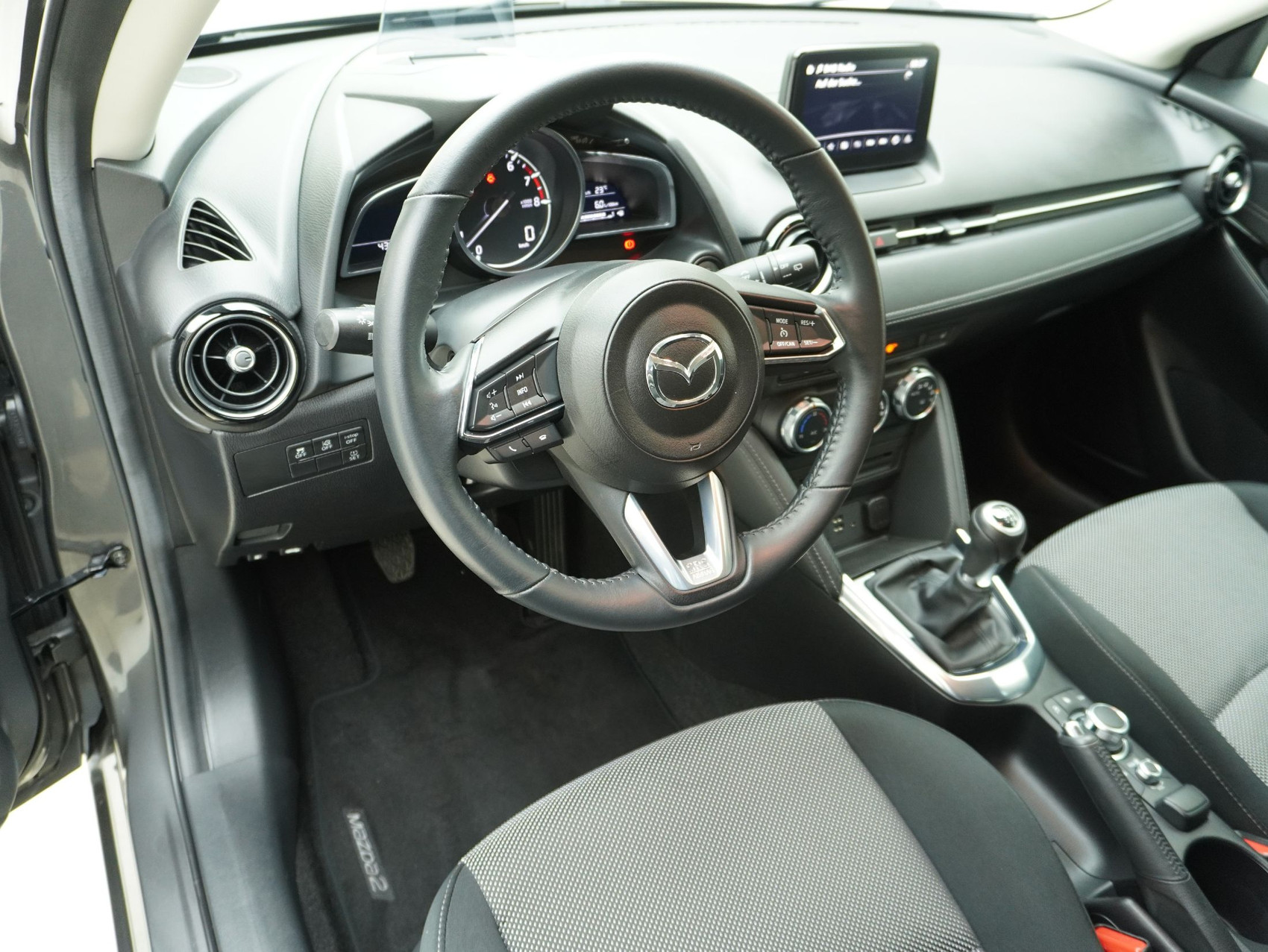 MAZDA 2 1.5 Revolution