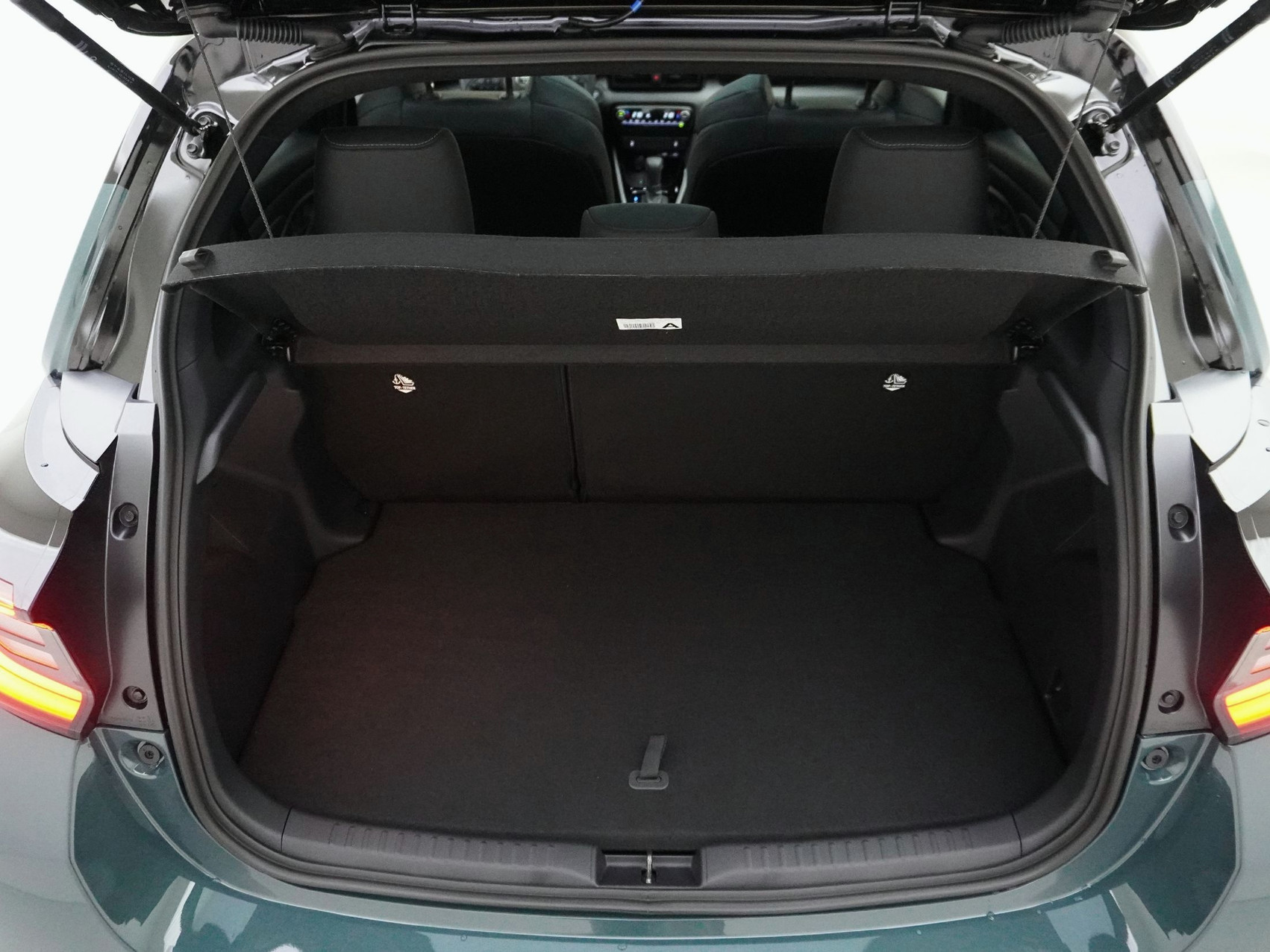 TOYOTA Yaris 1.5 VVT-i HSD Premium ** mit Glasdach **