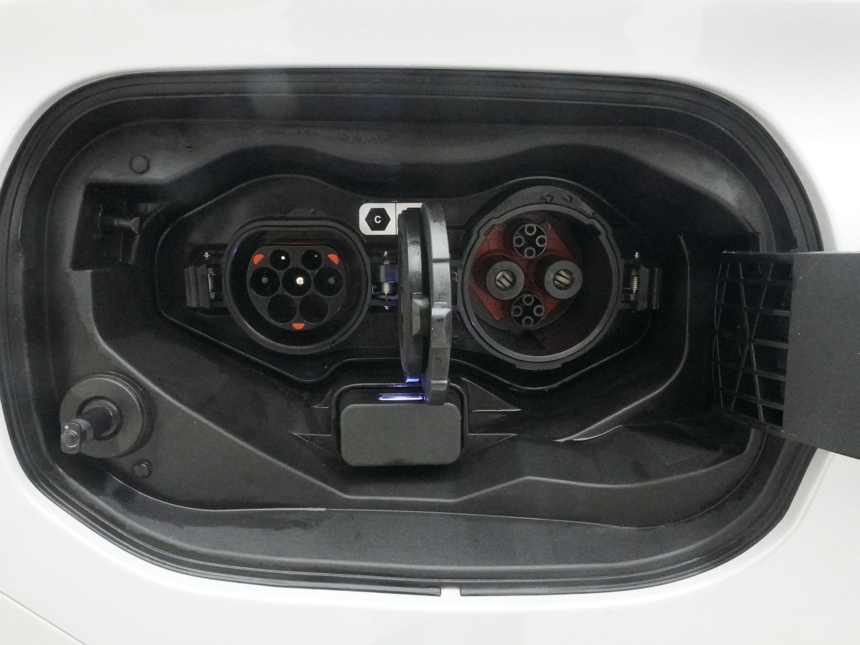 MITSUBISHI Outlander 2.4 PHEV Invite 4×4