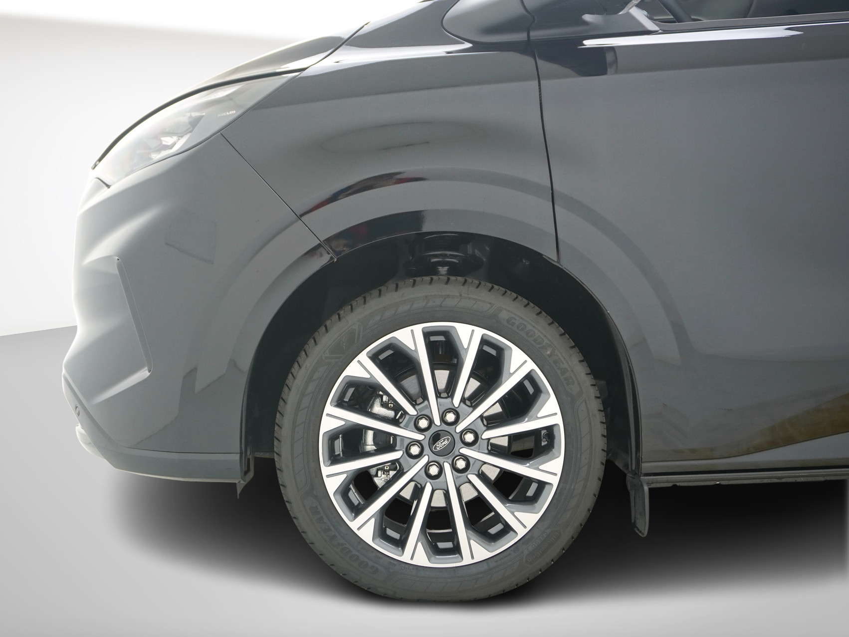 FORD Tourneo Custom 320 L2 2.0 TDCI Titanium X