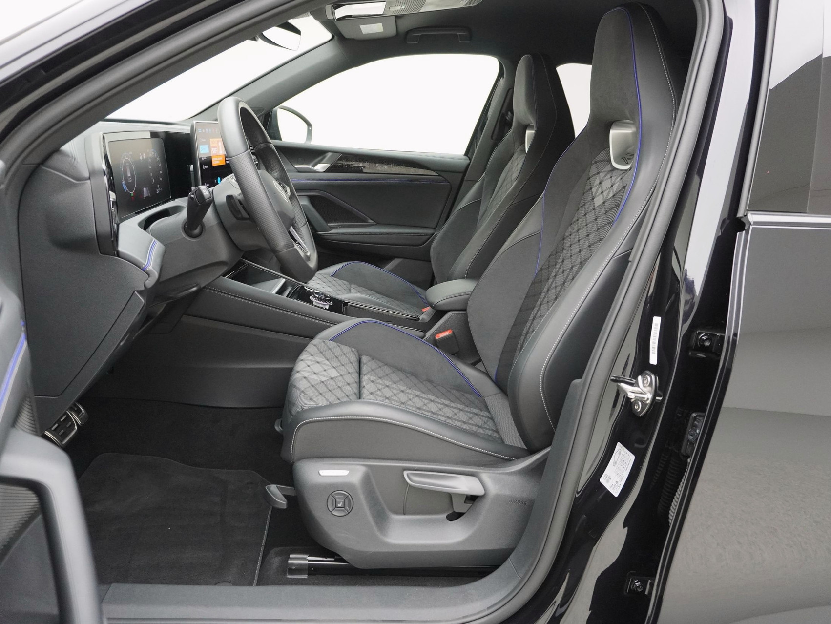 VW Tiguan 2.0 TSI DSG R-Line Black Style 4Motion (2025)