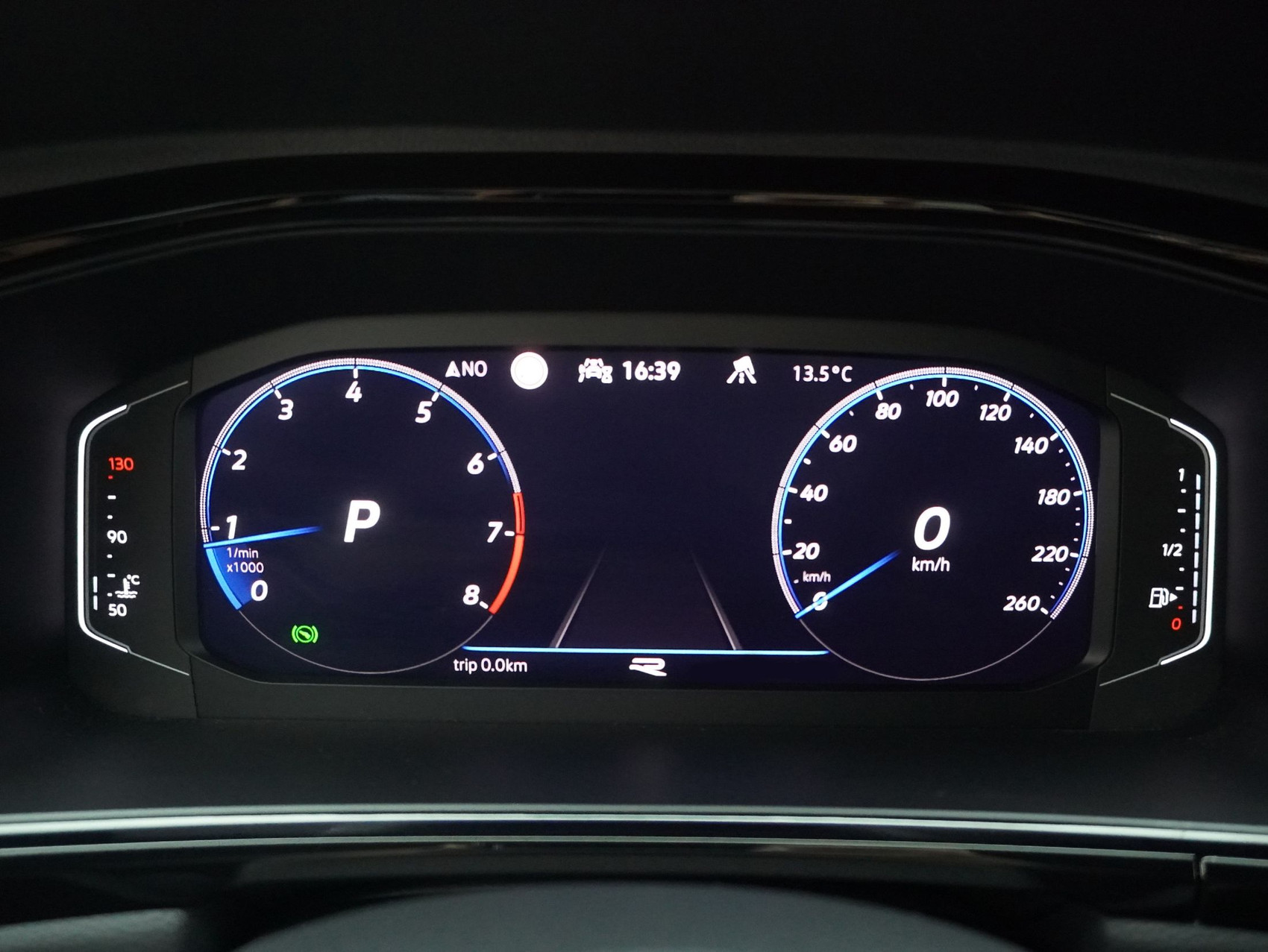 VW T-Roc 2.0 TSI DSG R-Line Black Style 4Motion **Anhängerkupplung und Panoramaglasdach**