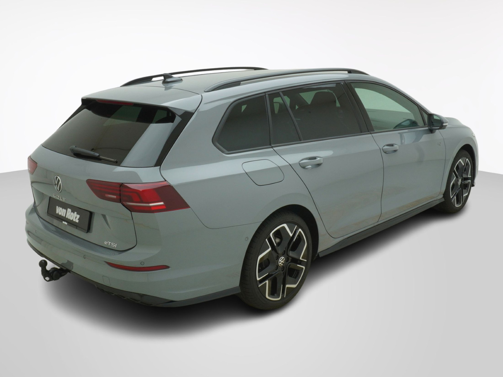 VW Golf VIII Variant 1.5 eTSI R-Line DSG