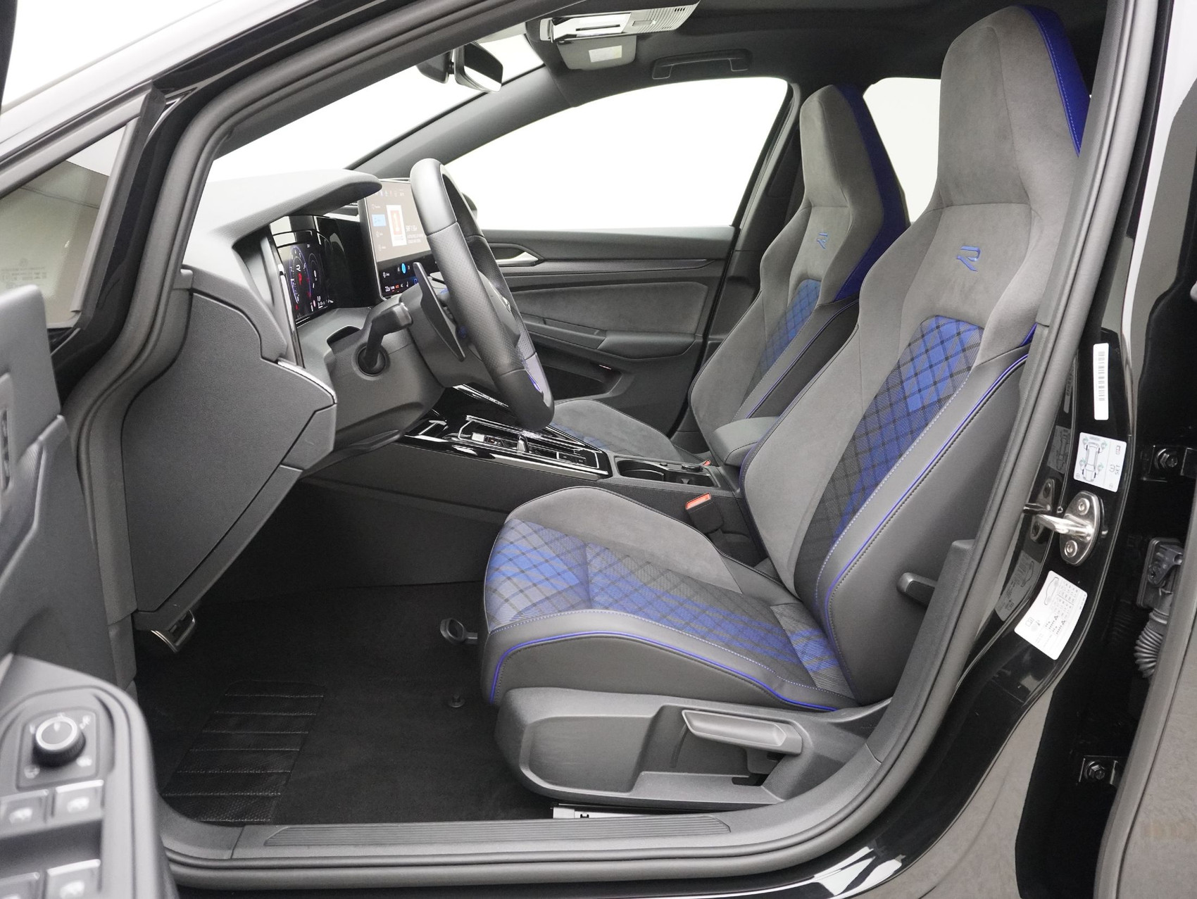 VW Golf 8.5 2.0 TSI DSG R Black Edition 4Motion (2025)