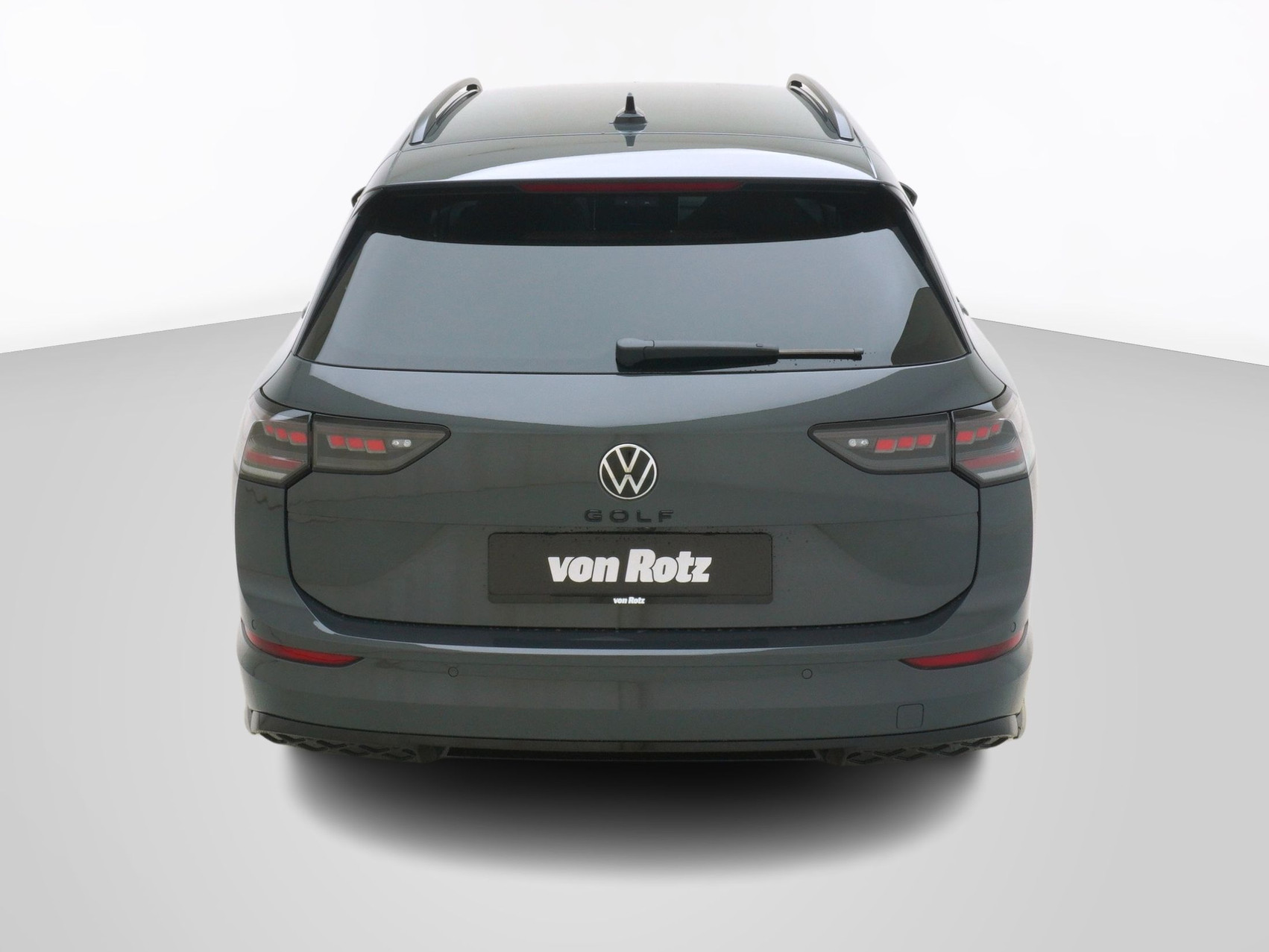 VW Golf VIII Variant 1.5 eTSI R-Line DSG