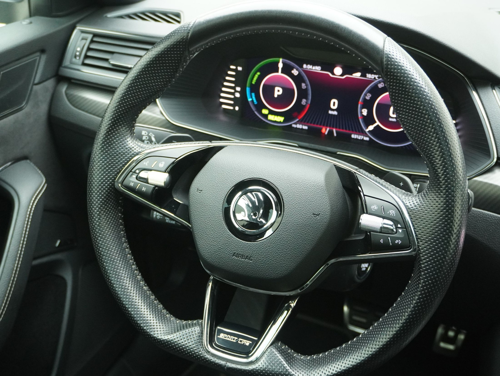 SKODA Superb Combi 1.4 TSI DSG PHEV Sport Line