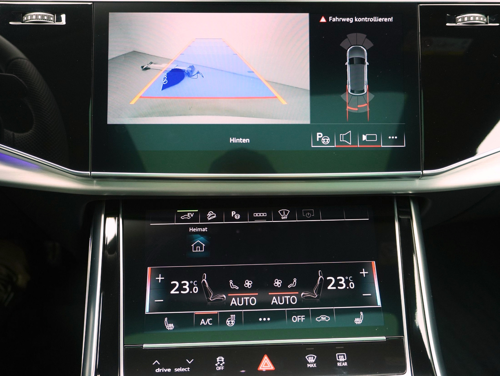 AUDI Q8 SUV 55 TFSI e S line quattro T-Tronic **Audi Werksgarantie bis 06/2030**