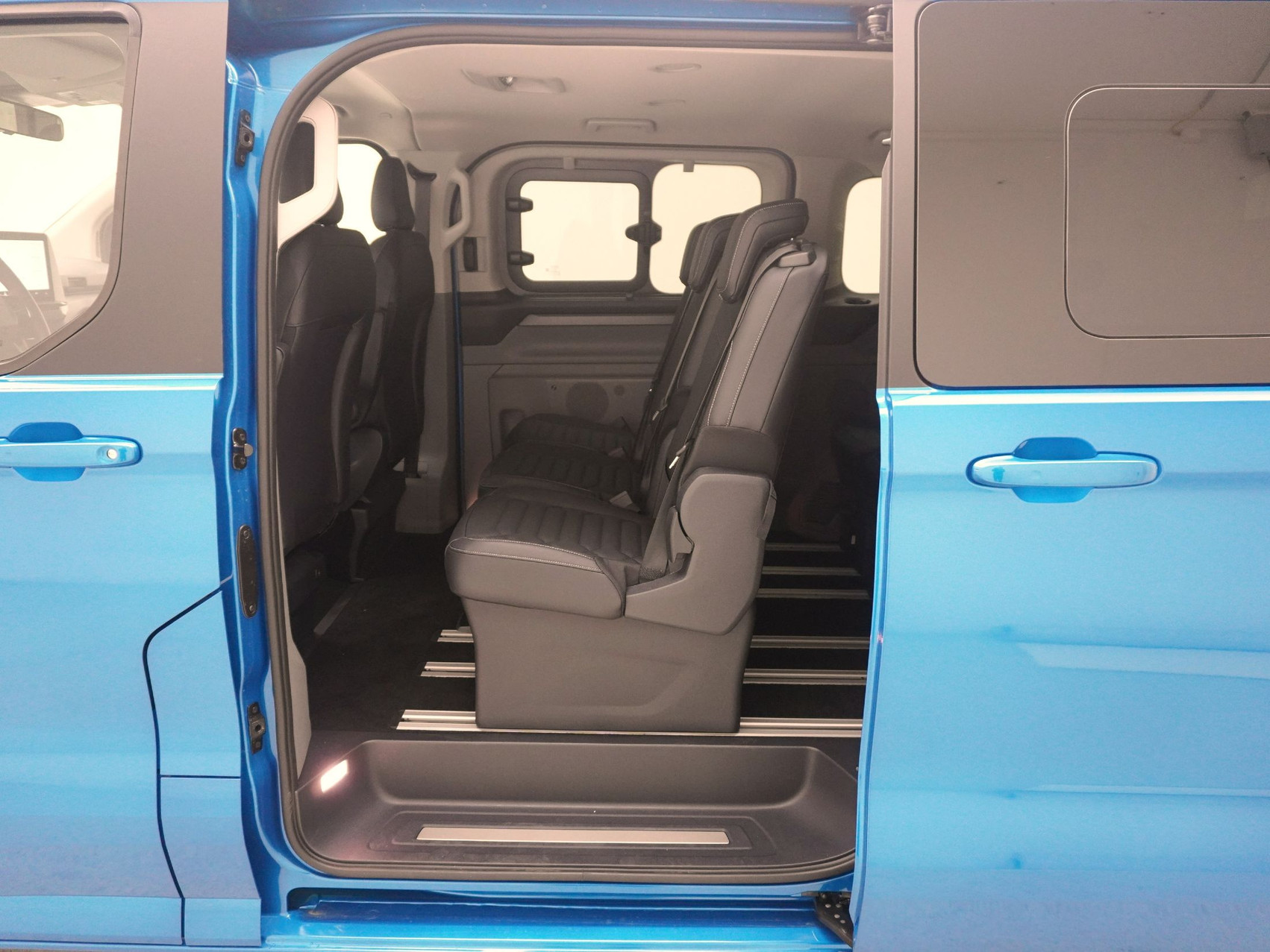 FORD Tourneo Custom 320 L1 2.0 TDCI Titanium X