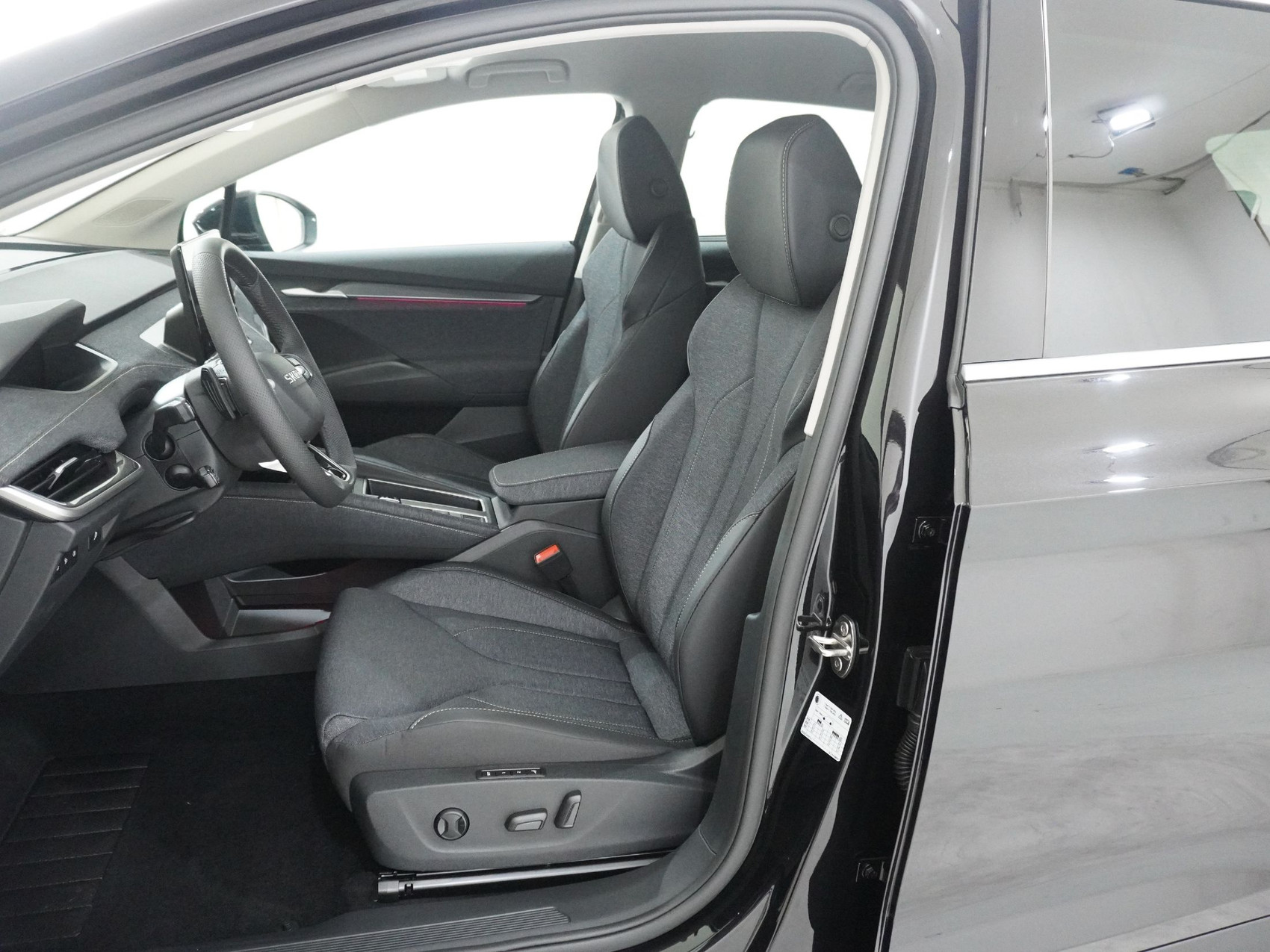 SKODA Elroq 85 Loft Advanced