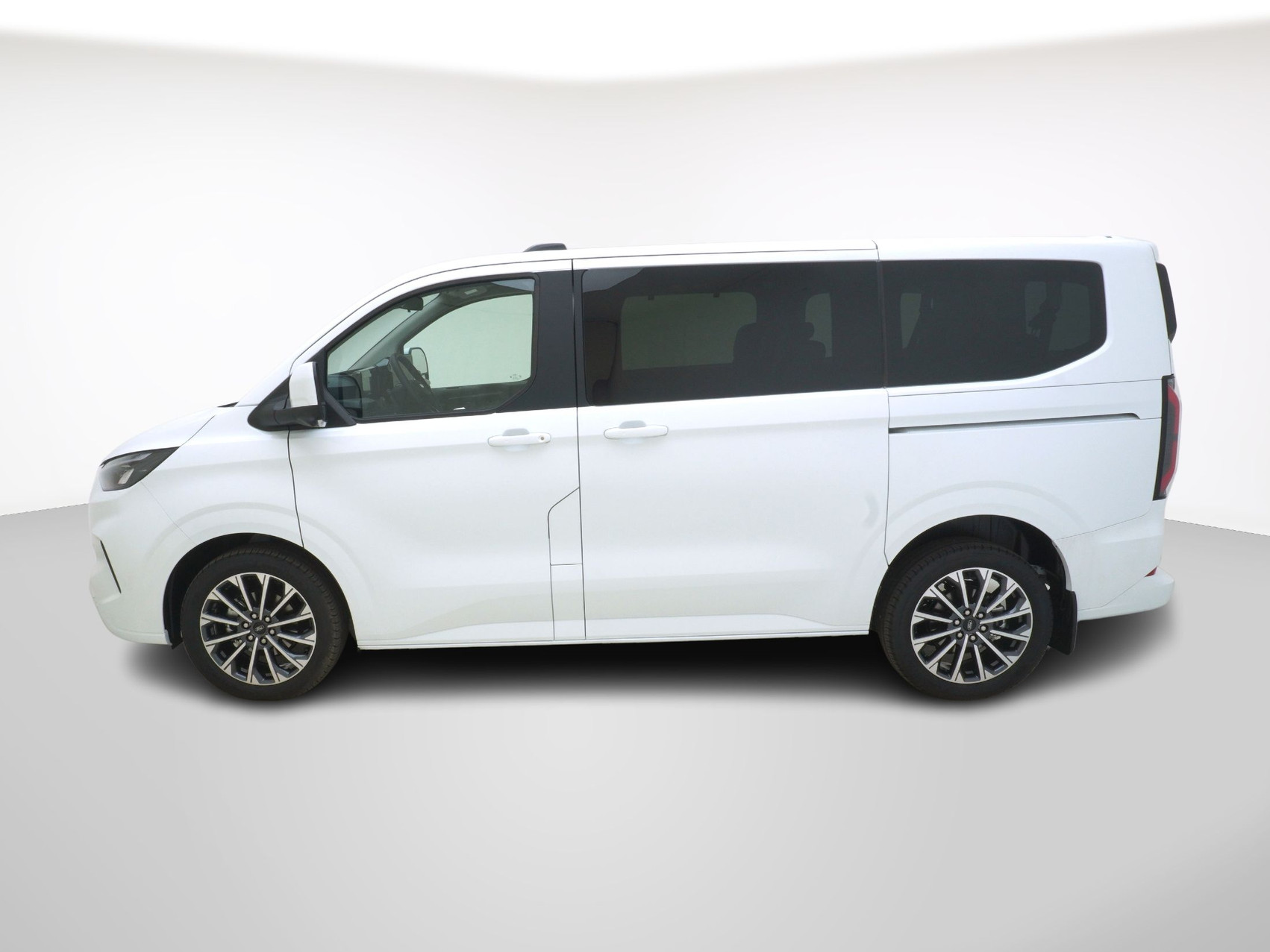 FORD Tourneo Custom 320 L1 2.0 TDCI 4×4 Titanium X