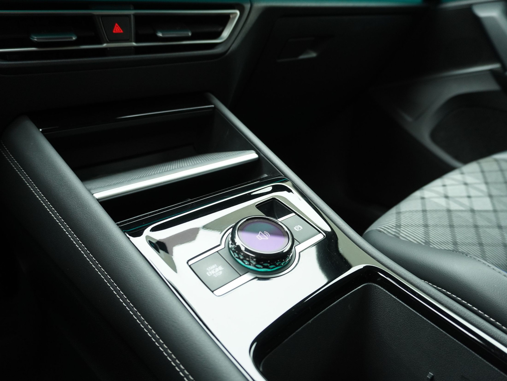 VW Tiguan 2.0 TDI DSG R-Line Black Style 4Motion (2025)