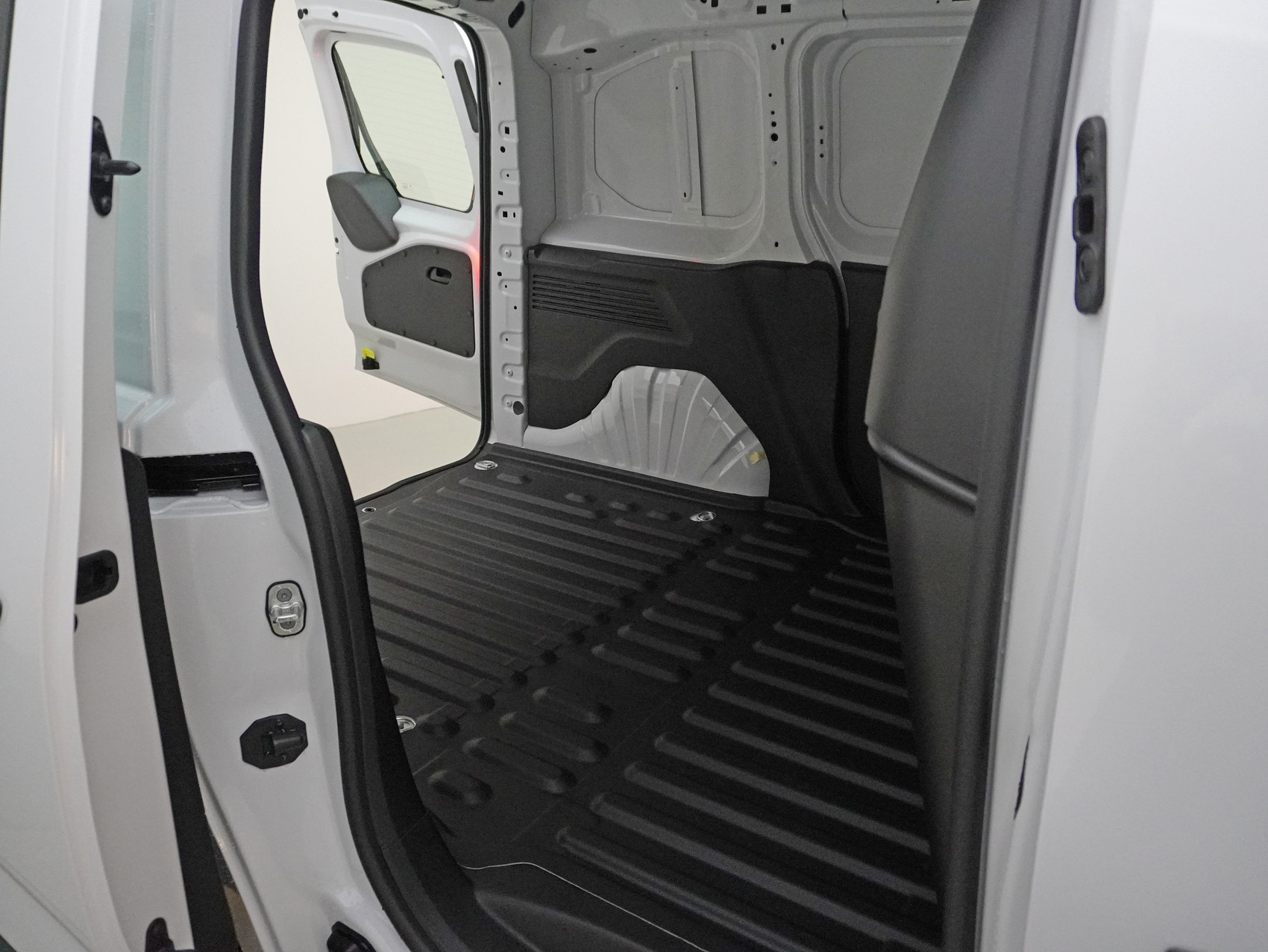 CITROËN ë-Berlingo M erhöhte Nutzlast 50kWh Swiss Edition ***Inklusive Navigation***