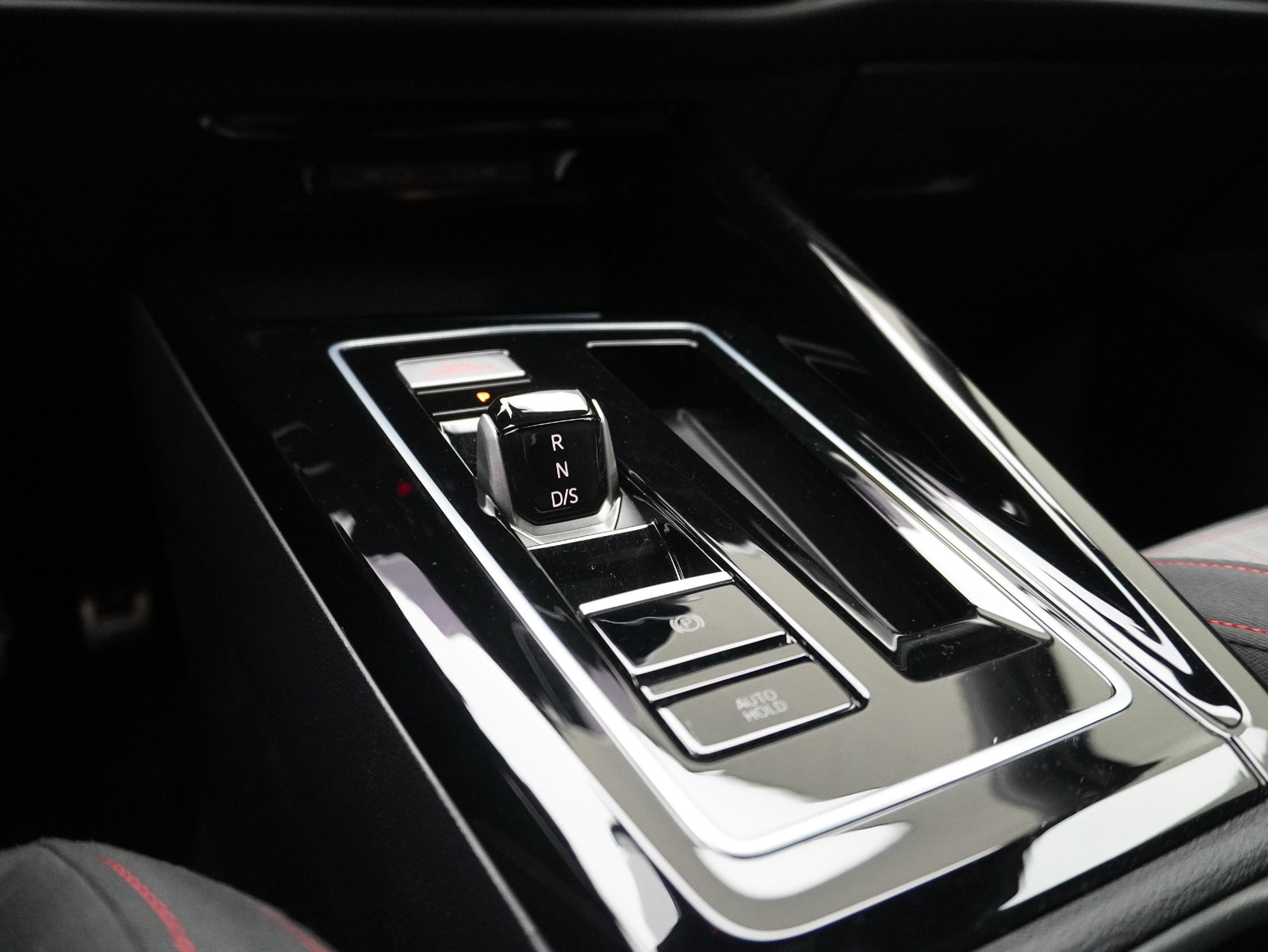 VW Golf 8.5 2.0 TSI DSG GTI Black Style (2025) ** Harman/Kardon / Head-Up / Panoramadach **