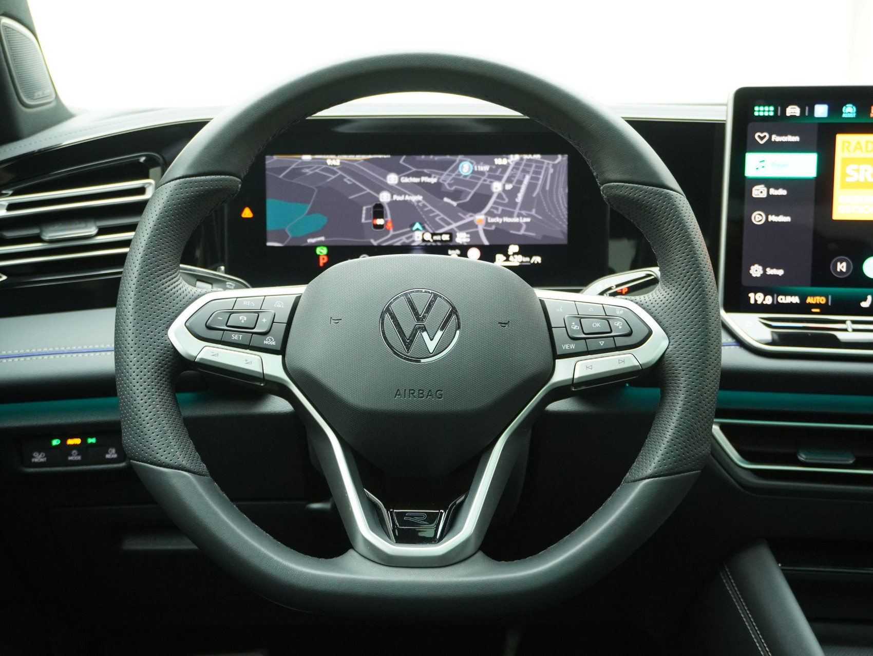 VW Tiguan 2.0 TSI DSG R-Line Black Style 4Motion (2025) **Head-Up / Harman-Kardon Soundsystem**