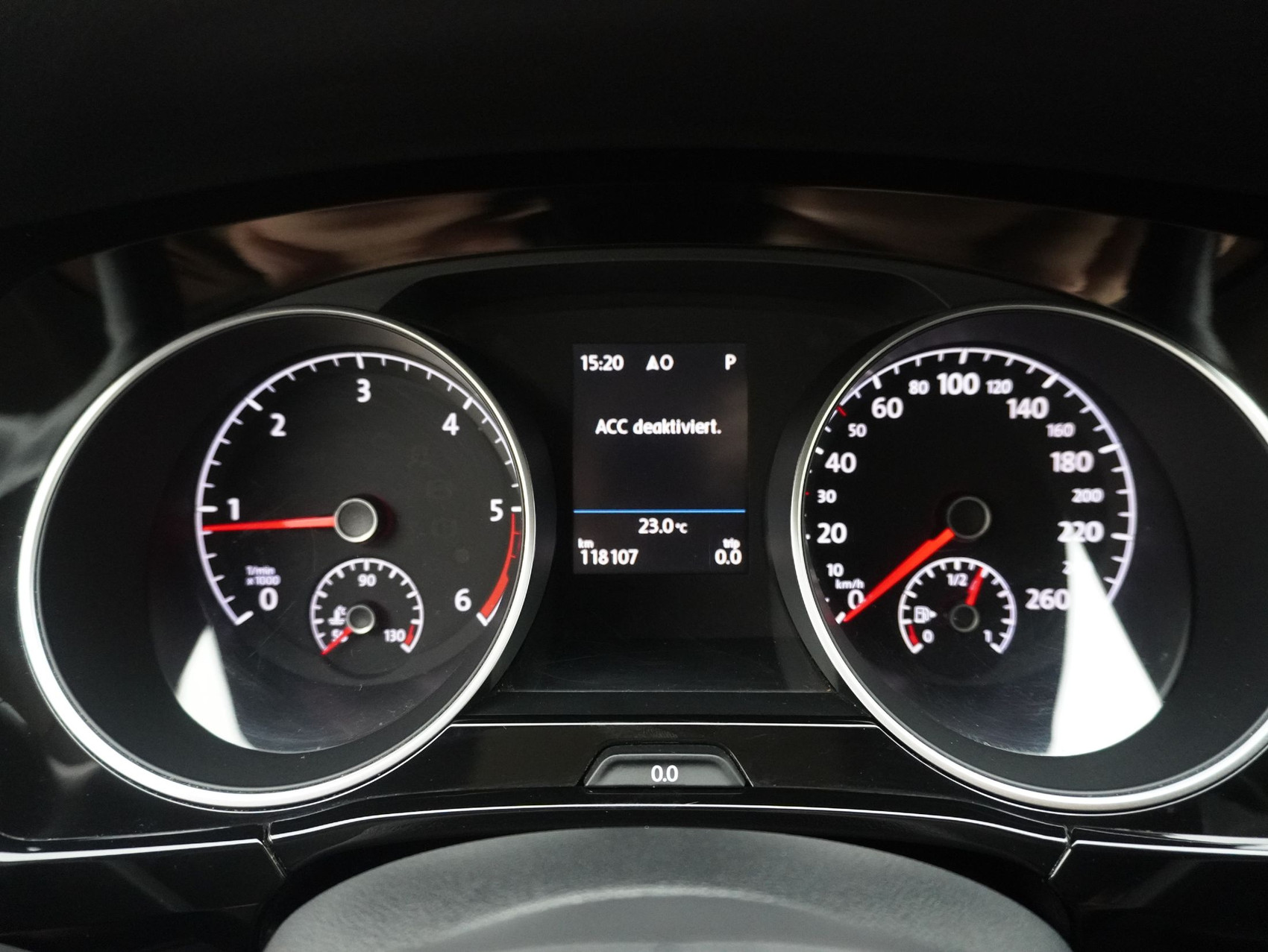 VW Touran 2.0 TDI DSG Highline **7-Plätzer**