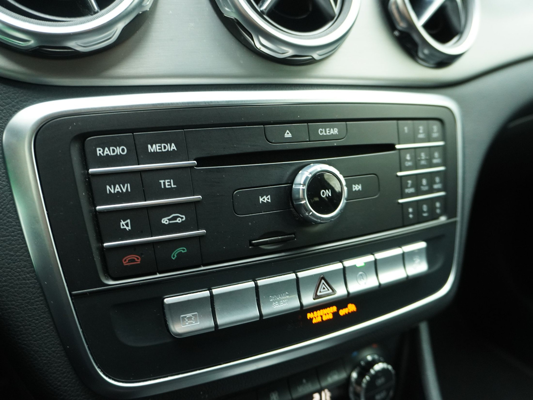 MERCEDES-BENZ GLA-Klasse GLA 250 AMG Line 4matic