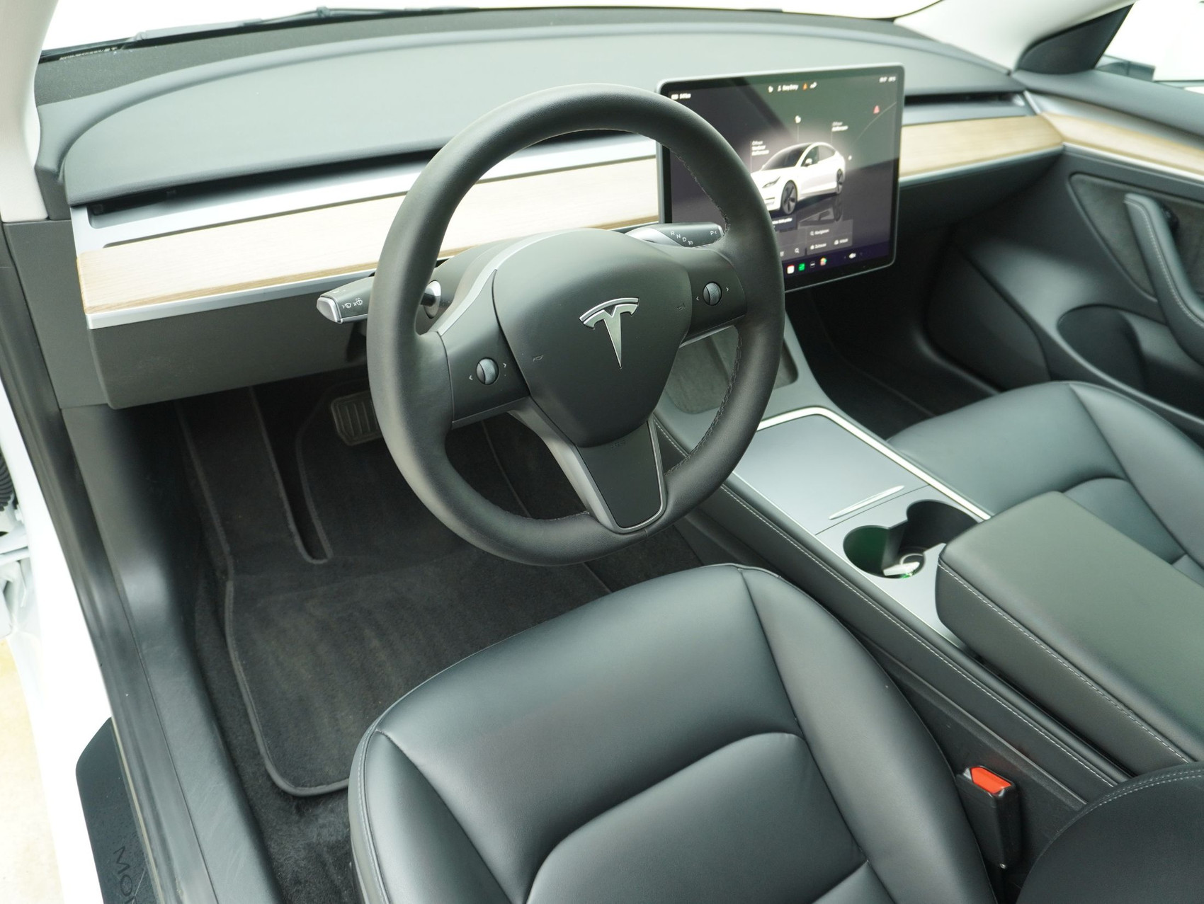 TESLA Model 3 Standart Range Plus RWD