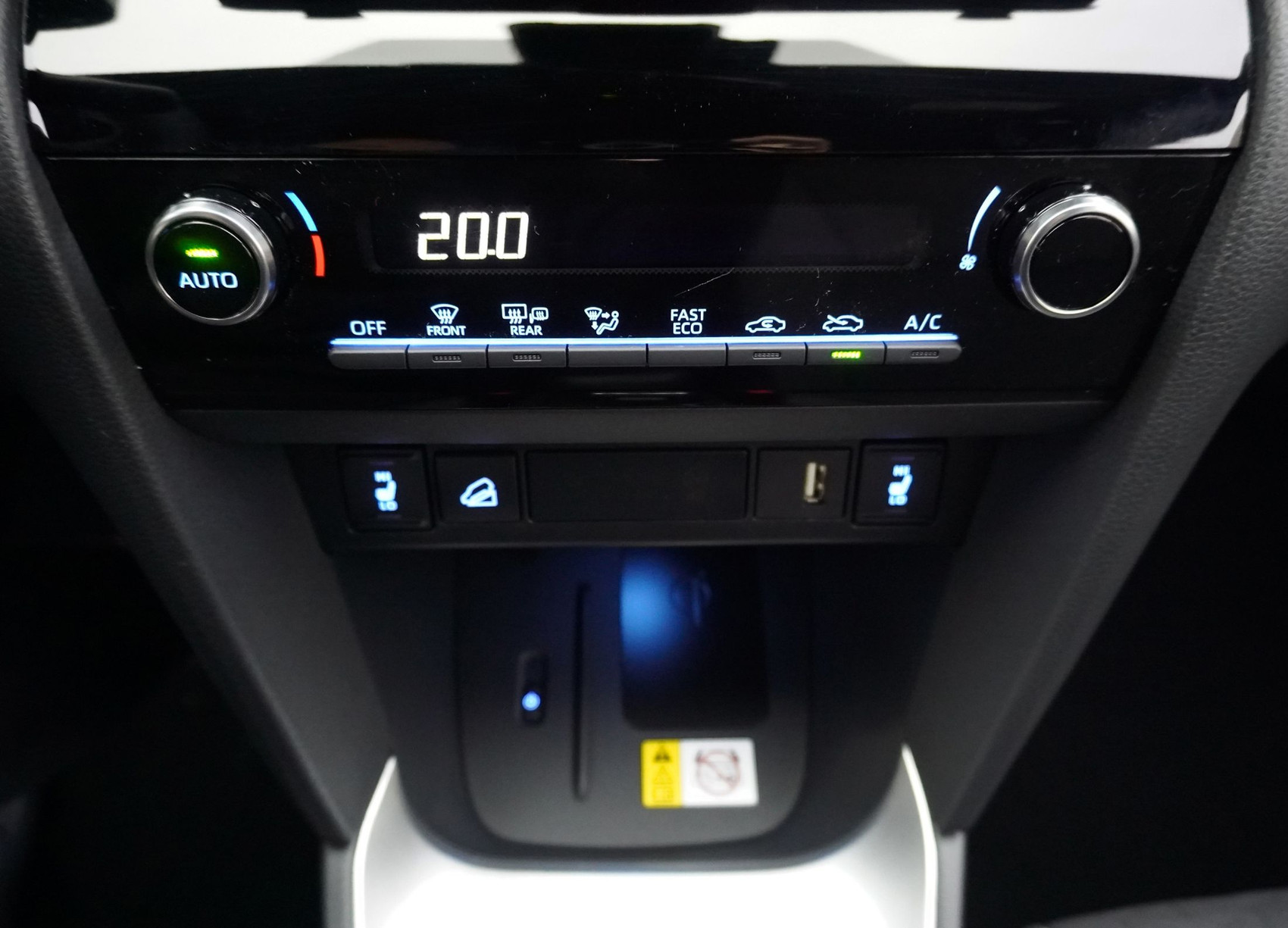 TOYOTA Yaris Cross 1.5 VVT-i HSD Trend AWD-i ** 4×4 **