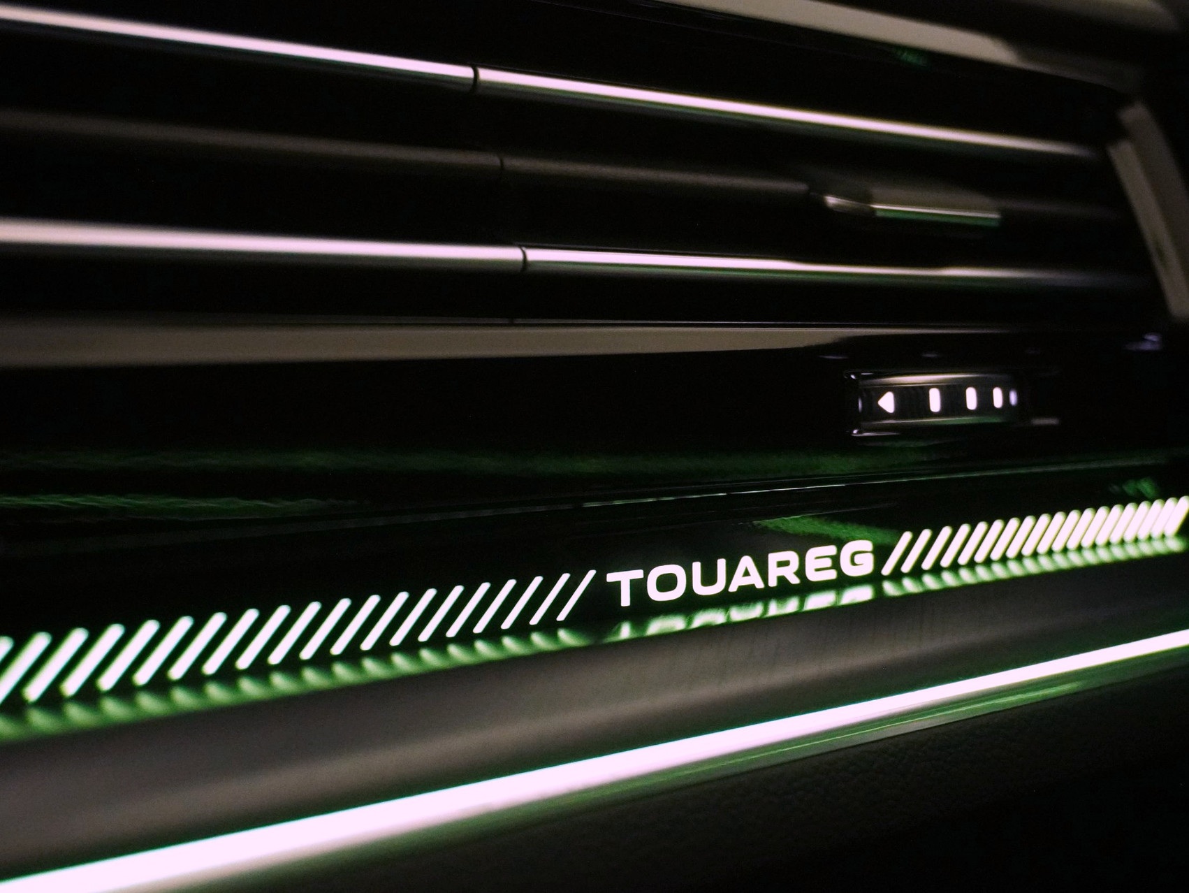 VW Touareg 3.0 V6 TSI R-Line Black Style 4Motion **Vollausstattung**