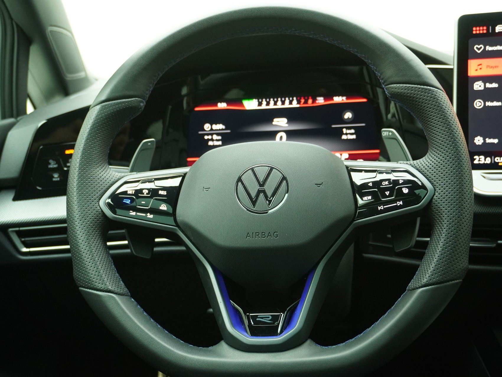 VW Golf 8.5 Variant 2.0 TSI DSG R-Performance 4Motion (2025)