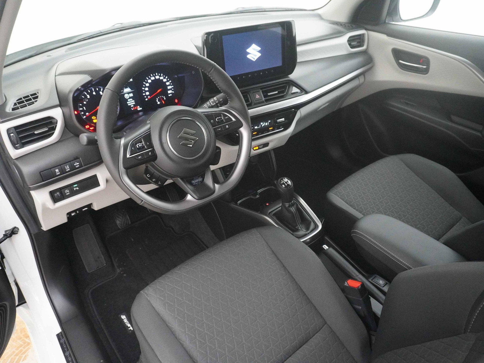 SUZUKI Swift 1.2 Tradizio Top Hybrid 4×4