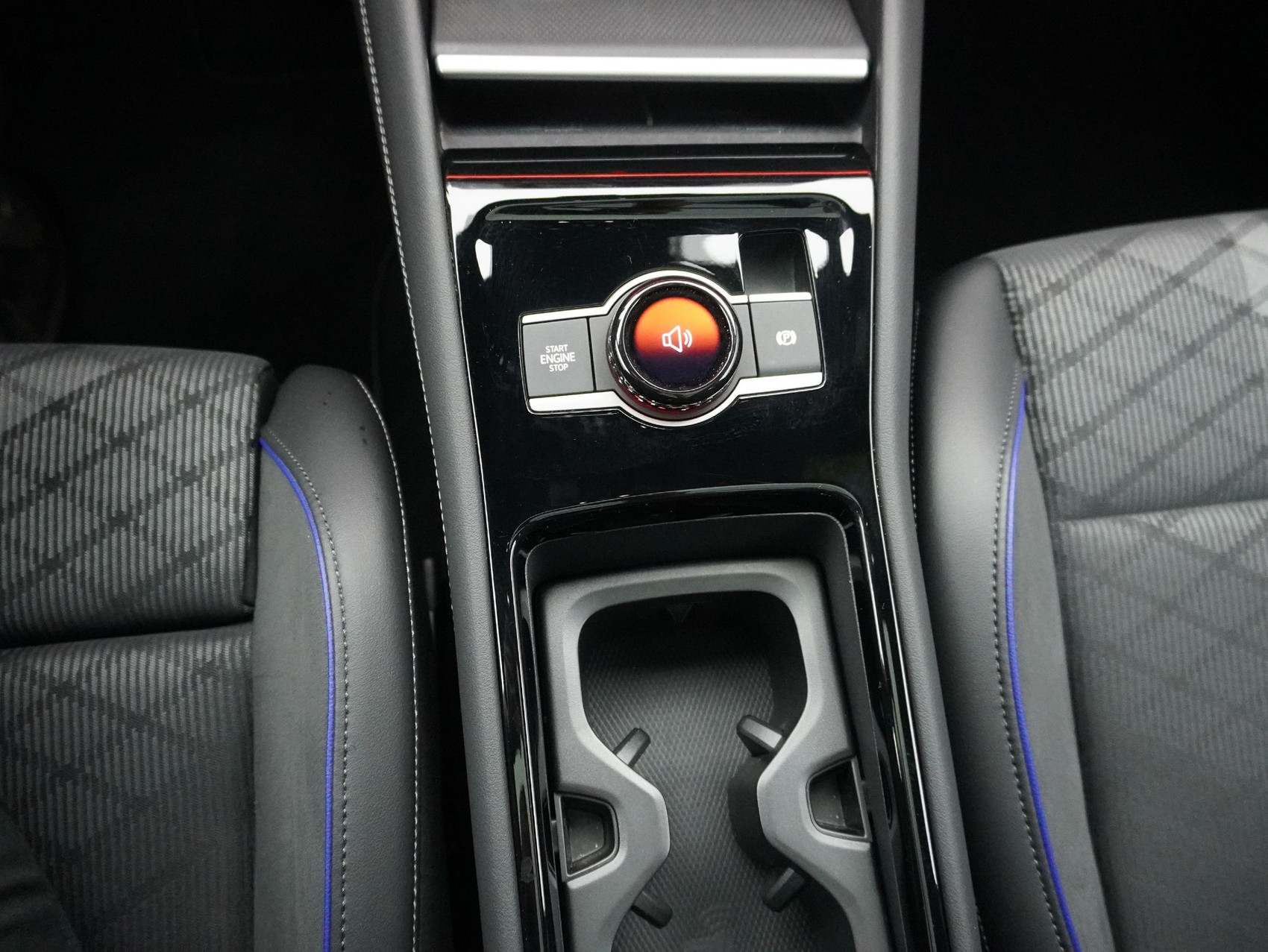 VW Tiguan 2.0 TSI DSG R-Line Black Style 4Motion (2025)