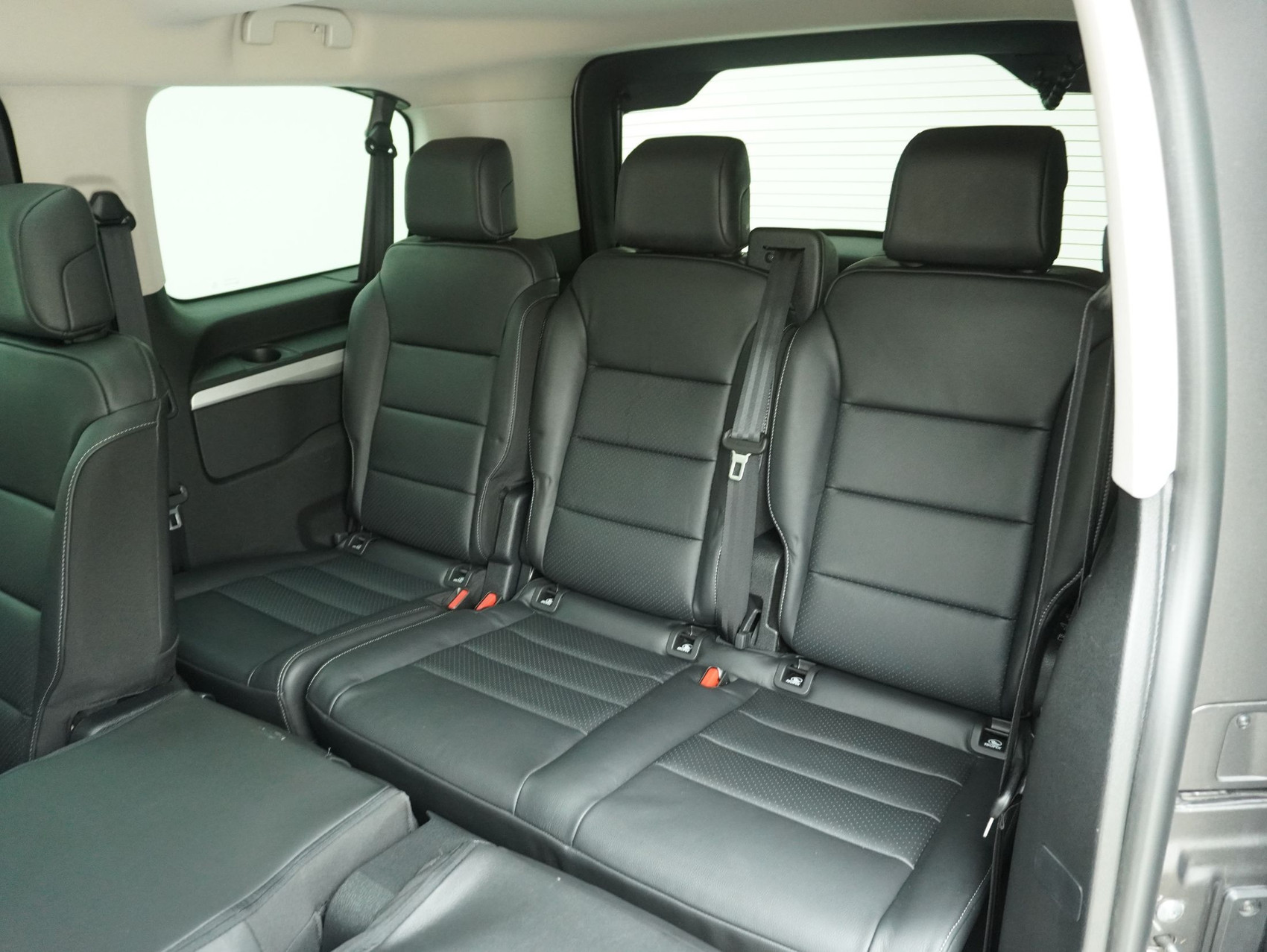 PEUGEOT Traveller Standard 2.0 BlueHDi Allure