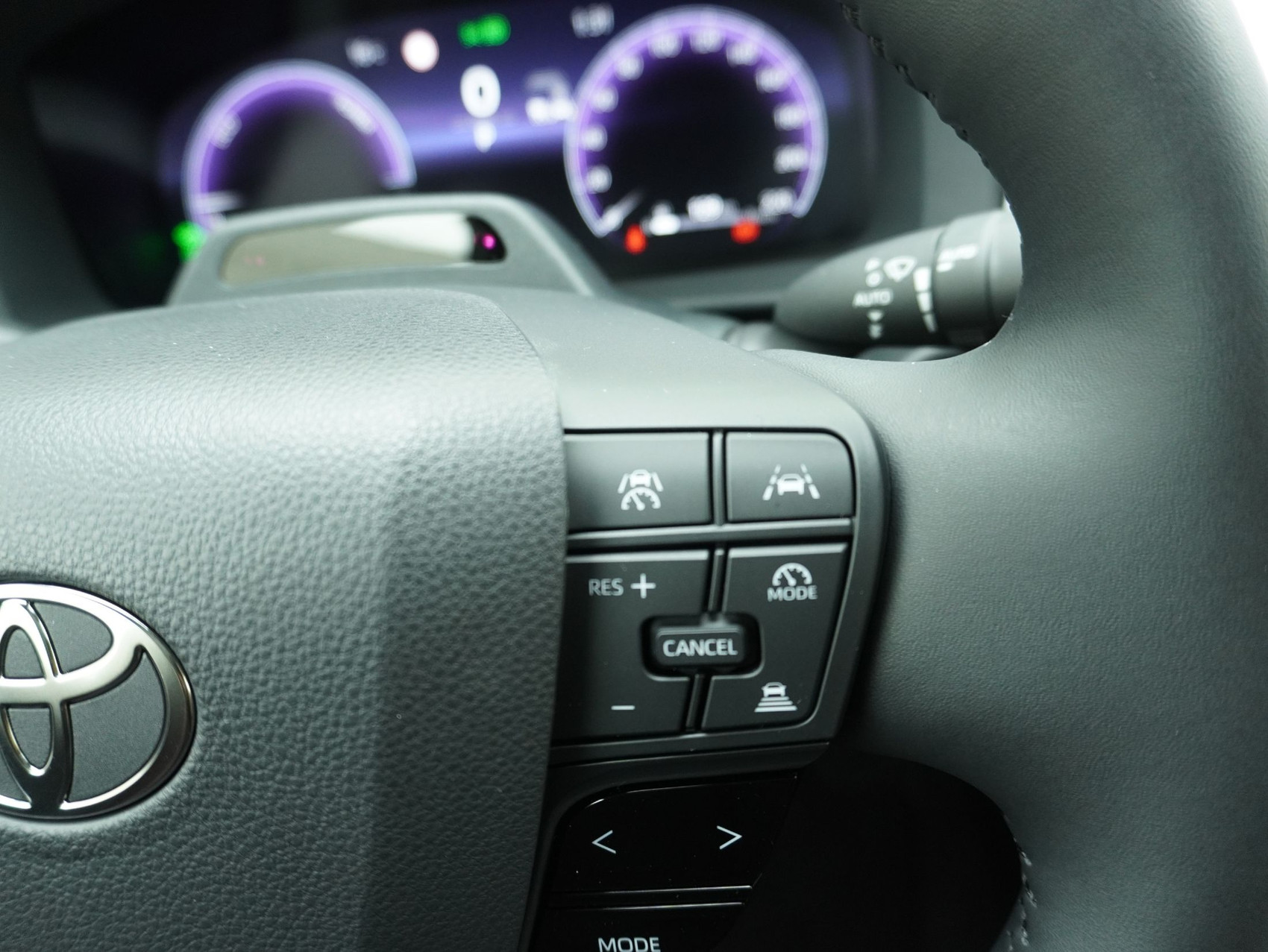 TOYOTA C-HR 2.0 PHEV Style Premiere ** 360° Kamera **