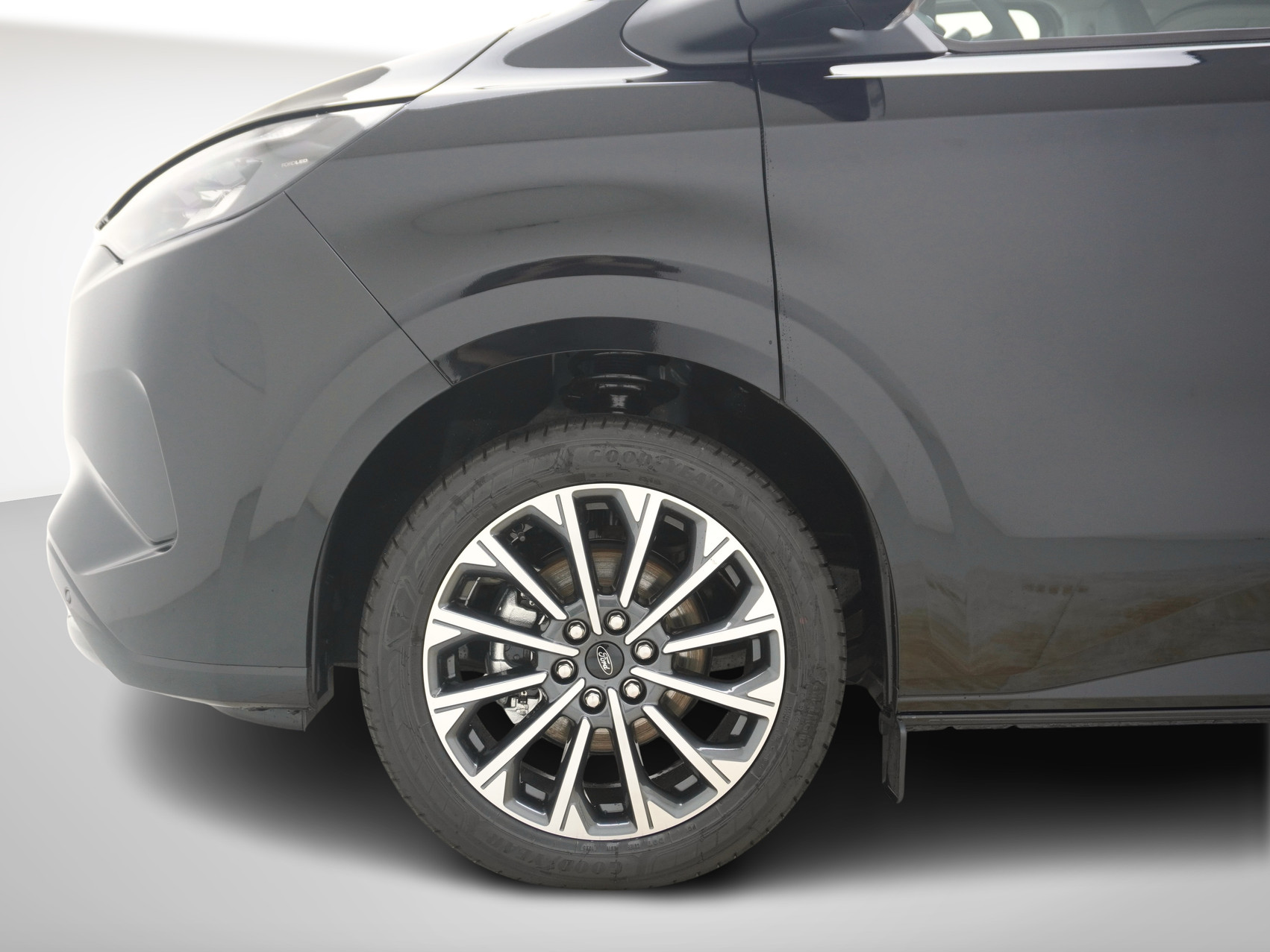 FORD Tourneo Custom 320 L1 2.0 TDCI 4×4 Titanium X