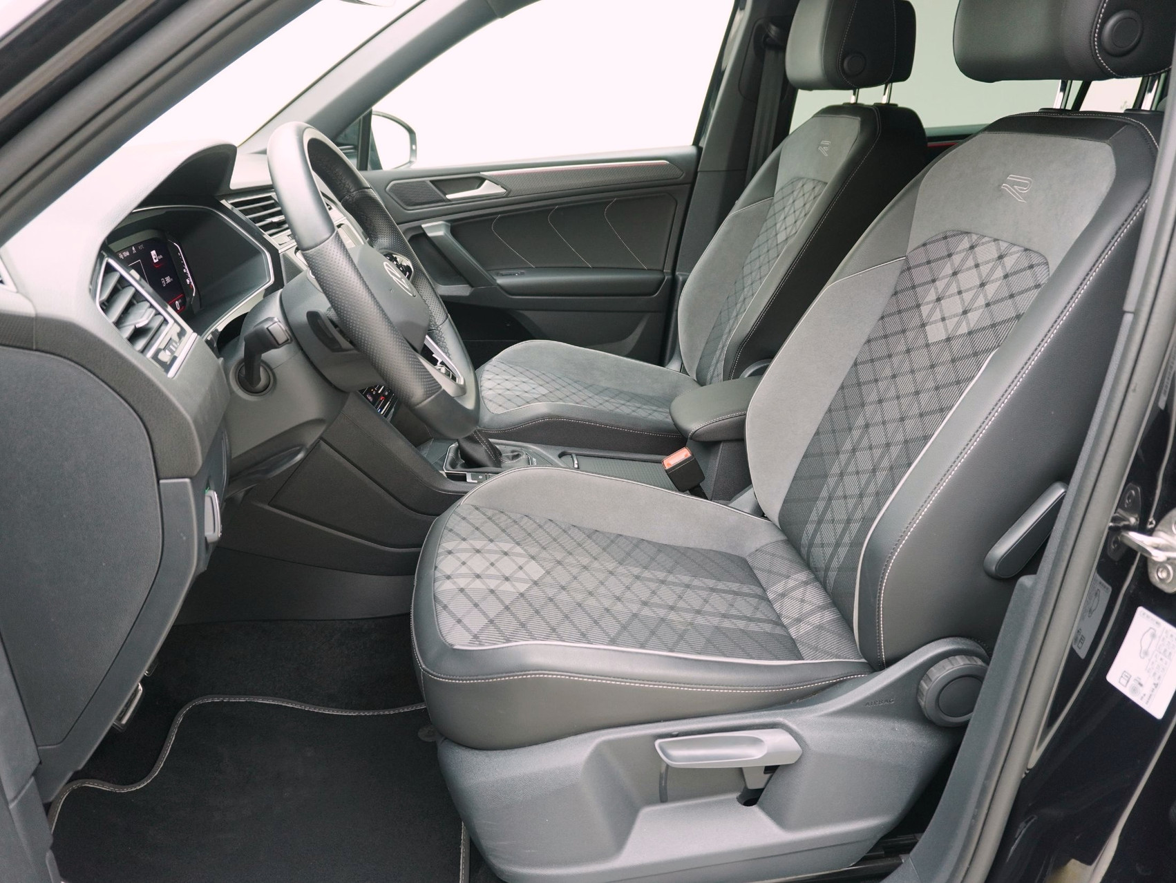 VW Tiguan Allspace 2.0 TSI DSG R-Line Black Style 4Motion