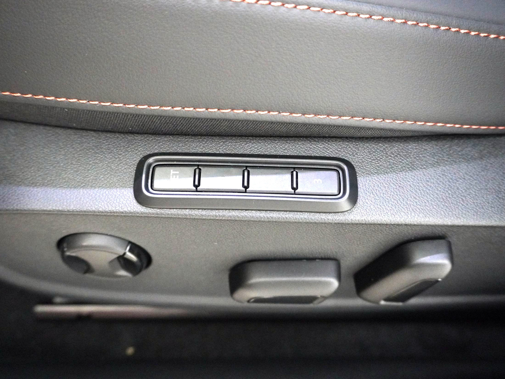 CUPRA Leon 1.5 eTSI DSG