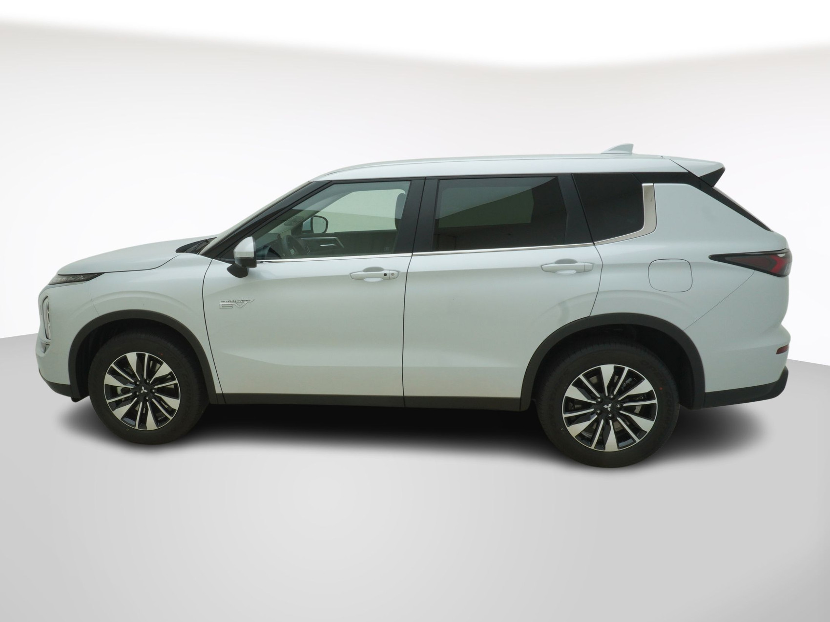 MITSUBISHI Outlander 2.4 PHEV Invite 4×4