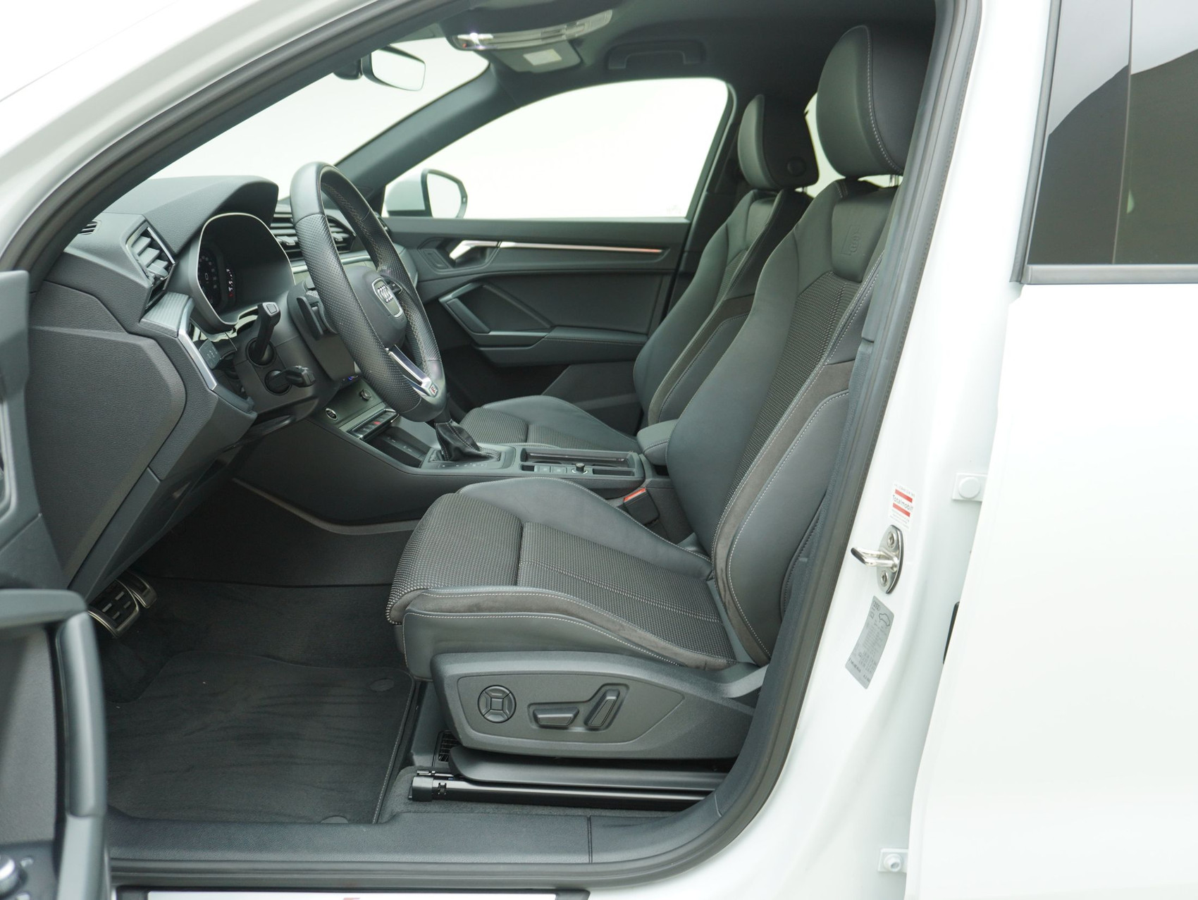 AUDI Q3 35 TFSI S line S-Tronic