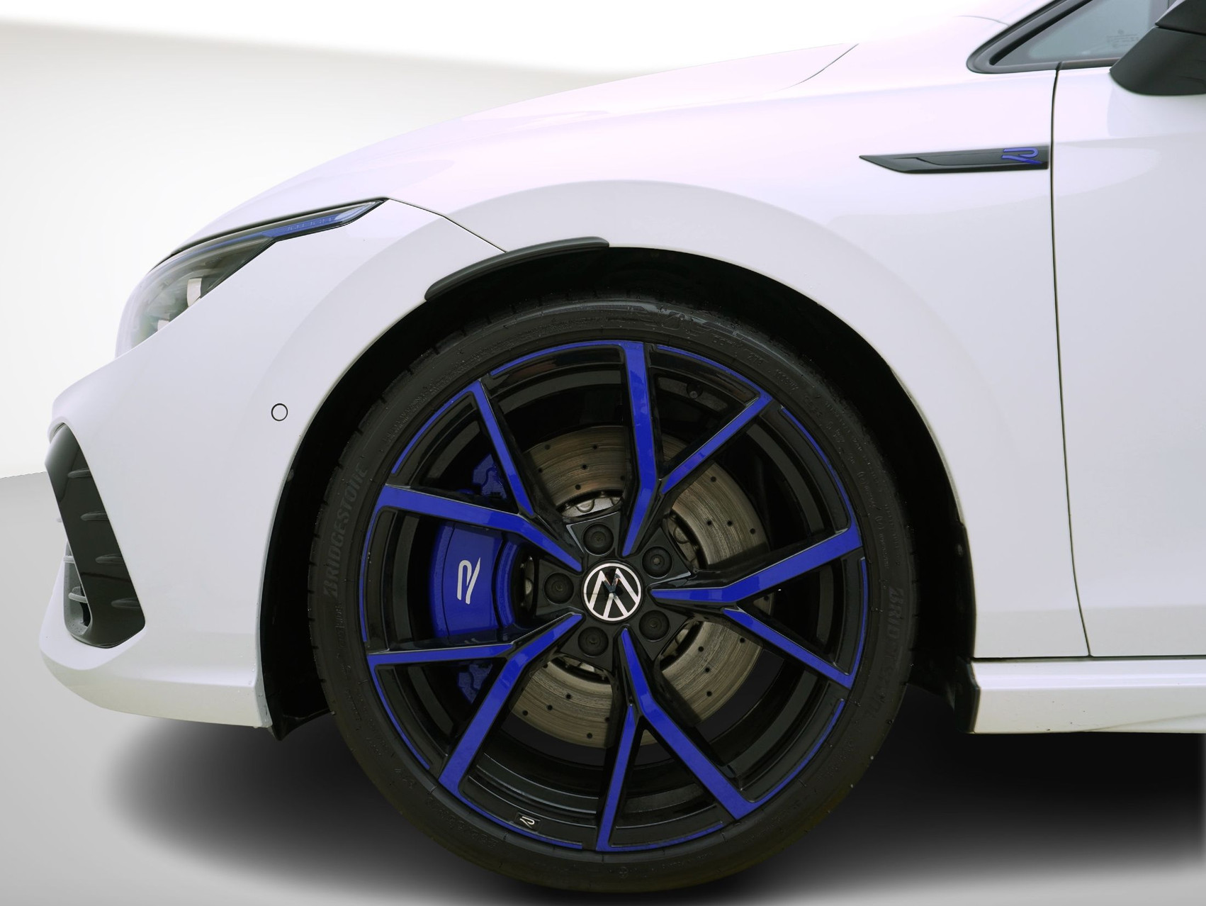 VW Golf 8 2.0 TSI DSG R Performance 4Motion 20 Years Akrapovic **Akrapovic Auspuffanlage**