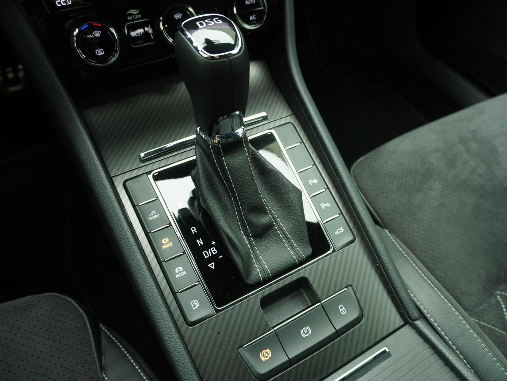 SKODA Superb Combi 1.4 TSI DSG PHEV Sport Line