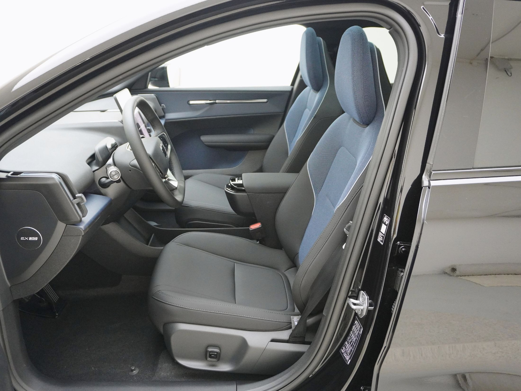VOLVO EX 30 Twin Ultra Performance Black Edition AWD