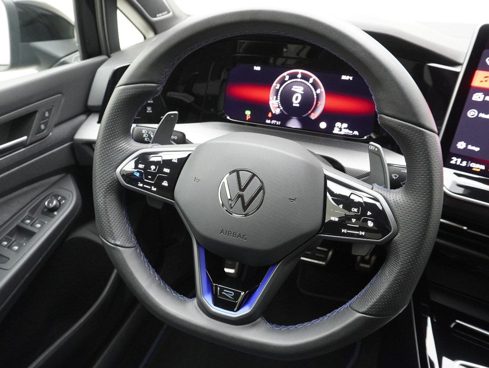 VW Golf 8.5 2.0 TSI DSG R Black Edition 4Motion (2025)