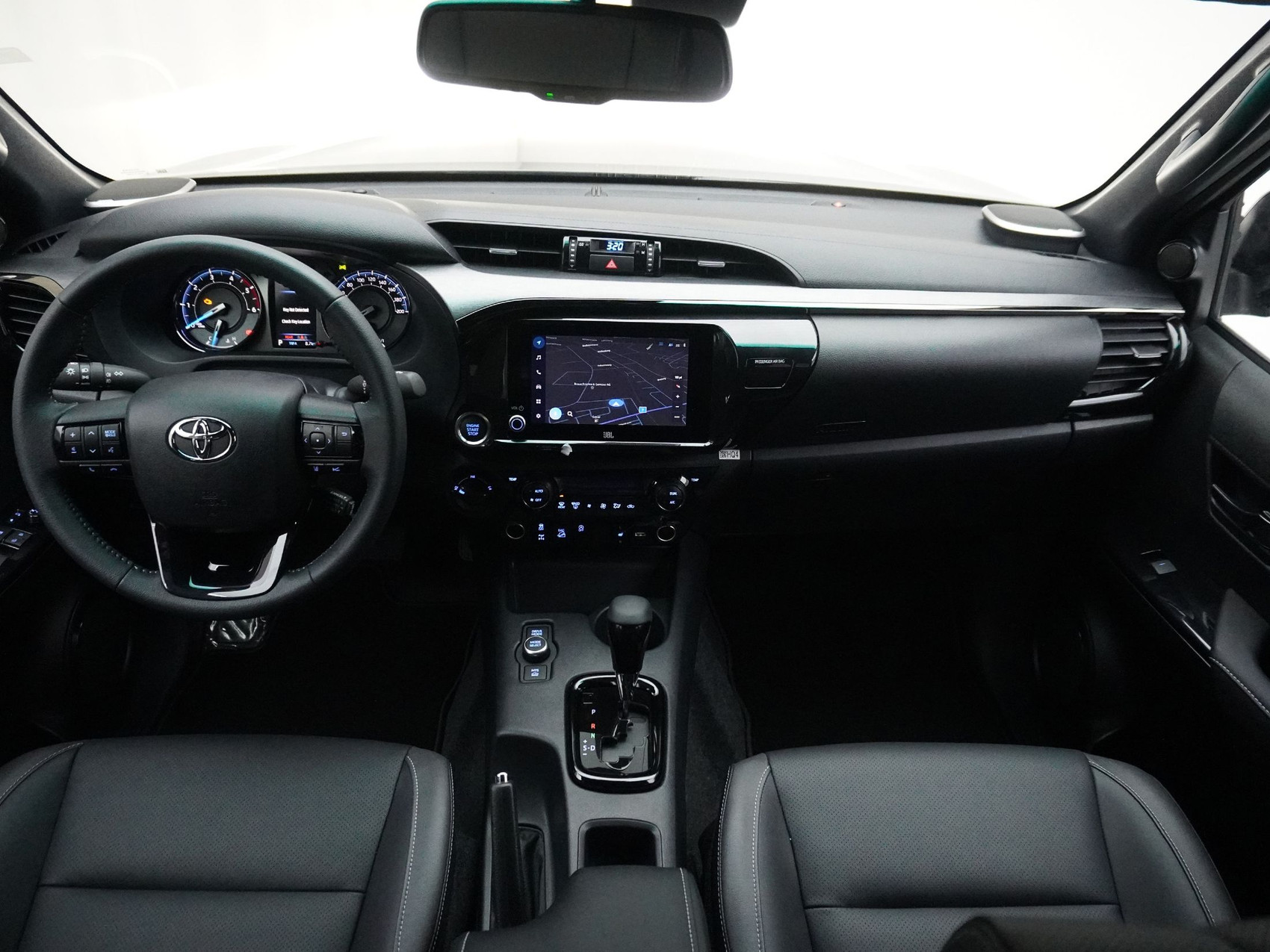 TOYOTA Hilux Double Cab.-Pick-up 2.8 D-4D 204 Invincible MHEV