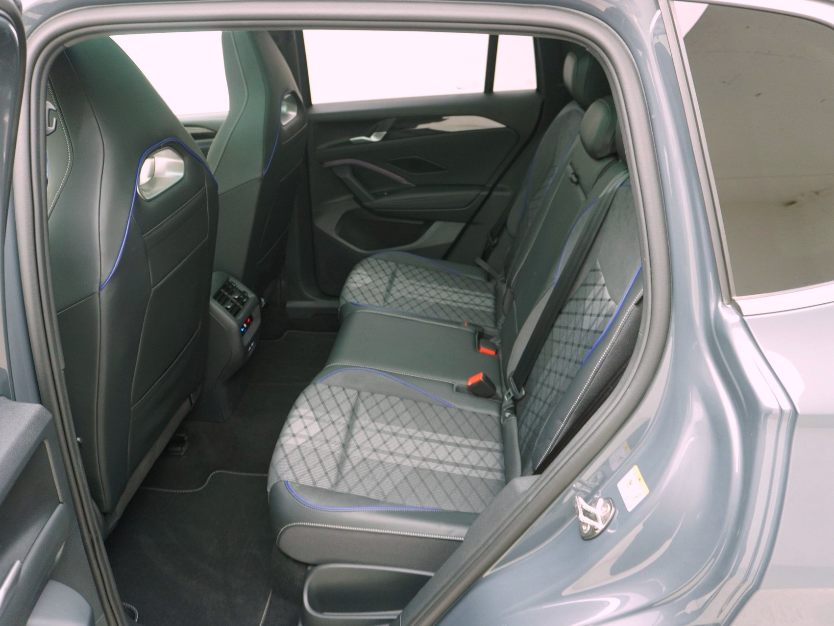 VW Tiguan 2.0 TSI DSG R-Line 4Motion