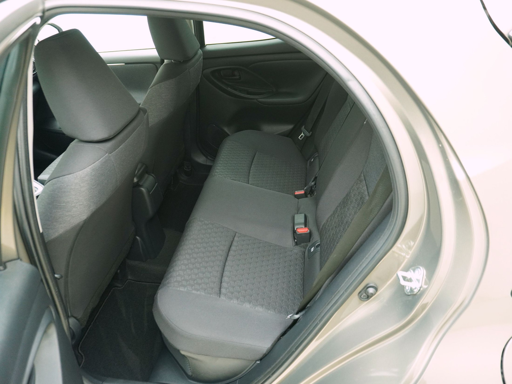 TOYOTA Yaris 1.5 VVT-i HSD Trend