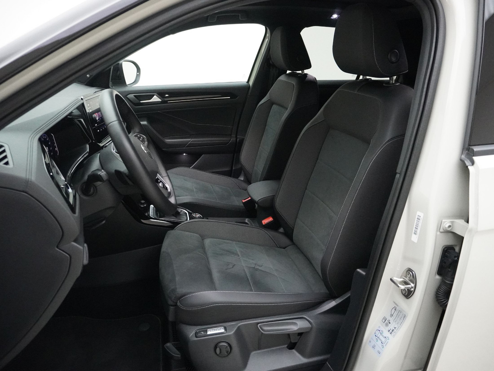 VW T-Roc 2.0 TSI DSG R-Line Black Style 4Motion **Anhängerkupplung und Panoramaglasdach**