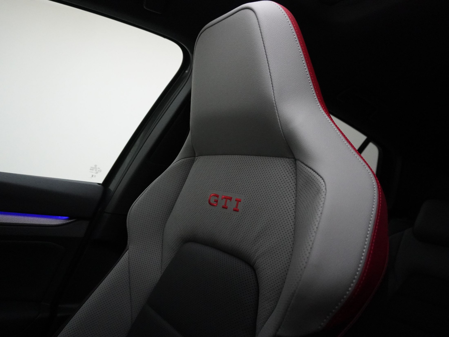 VW Golf 8.5 2.0 TSI DSG GTI Black Style (2025) **Leder/Harmon-Kardon/Sitzbelüftung/uvm.**