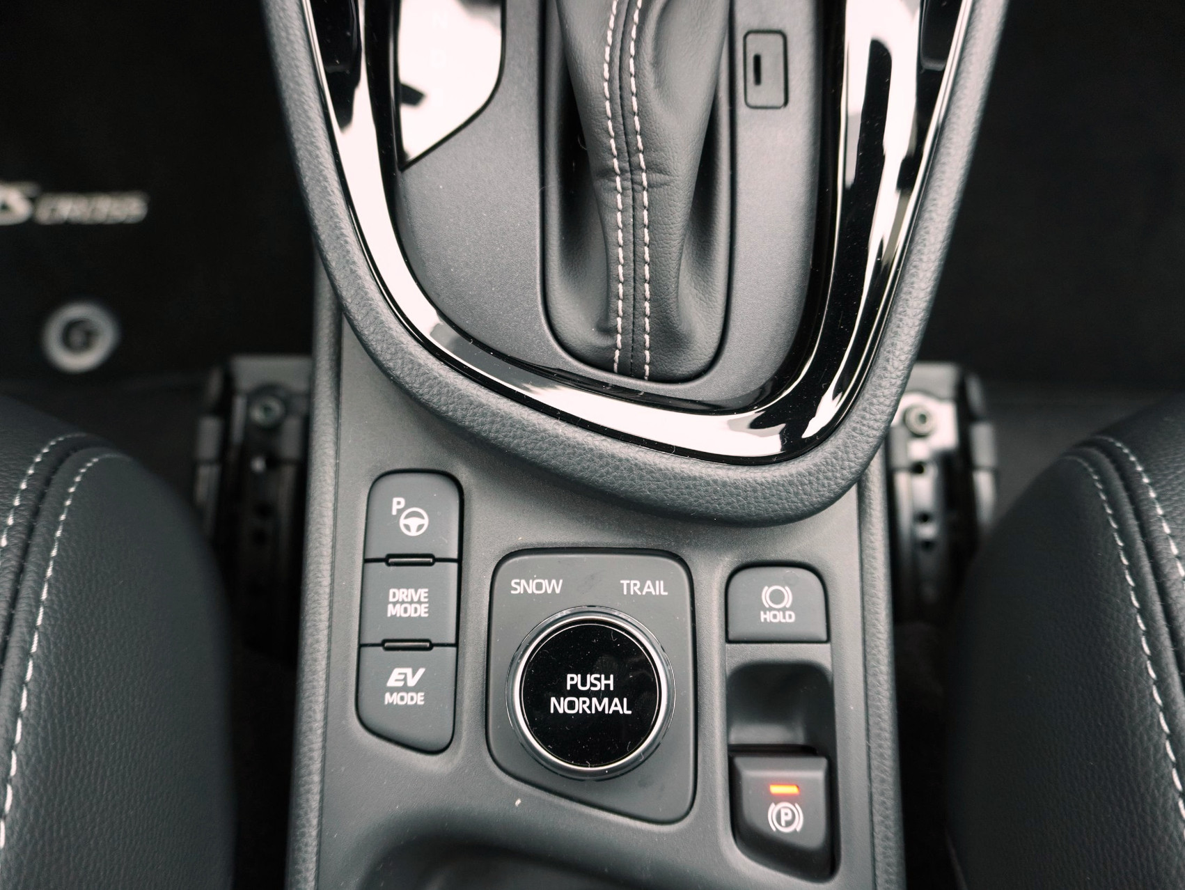 TOYOTA Yaris Cross 1.5 VVT-i HSD Premium AWD-i ** 4×4 ** 360° Kamera **