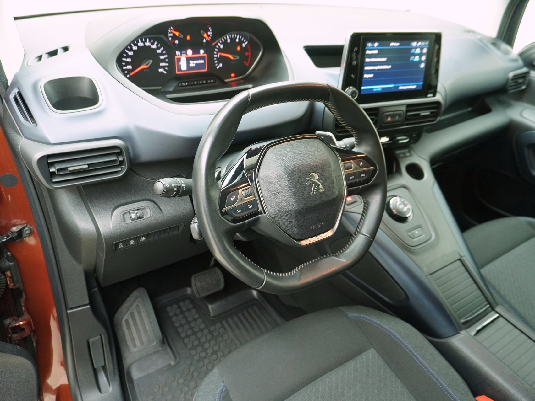 PEUGEOT Rifter 1.2 PureTech Allure EAT8