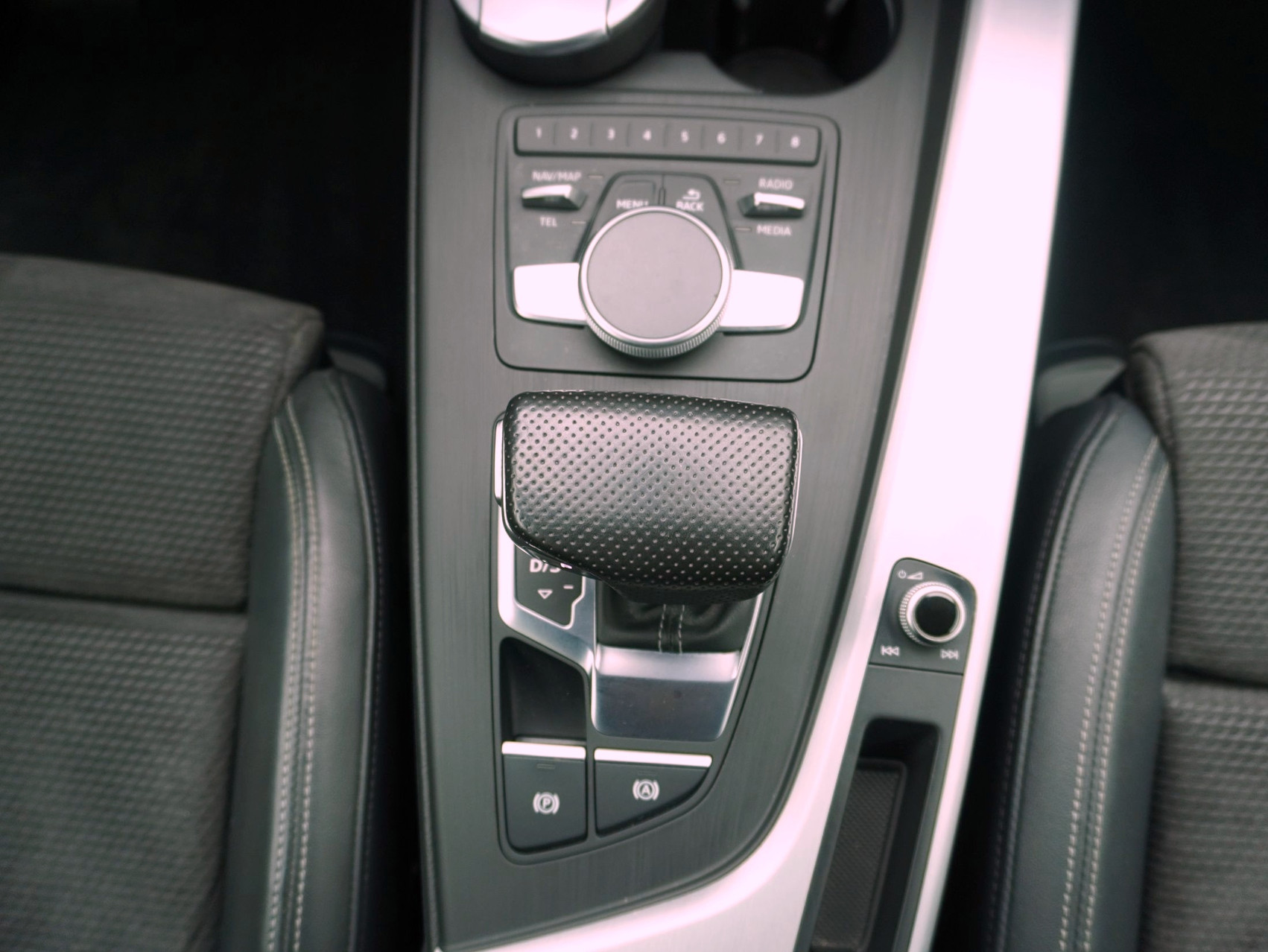 AUDI A4 Avant 2.0 TFSI S line quattro S-Tronic