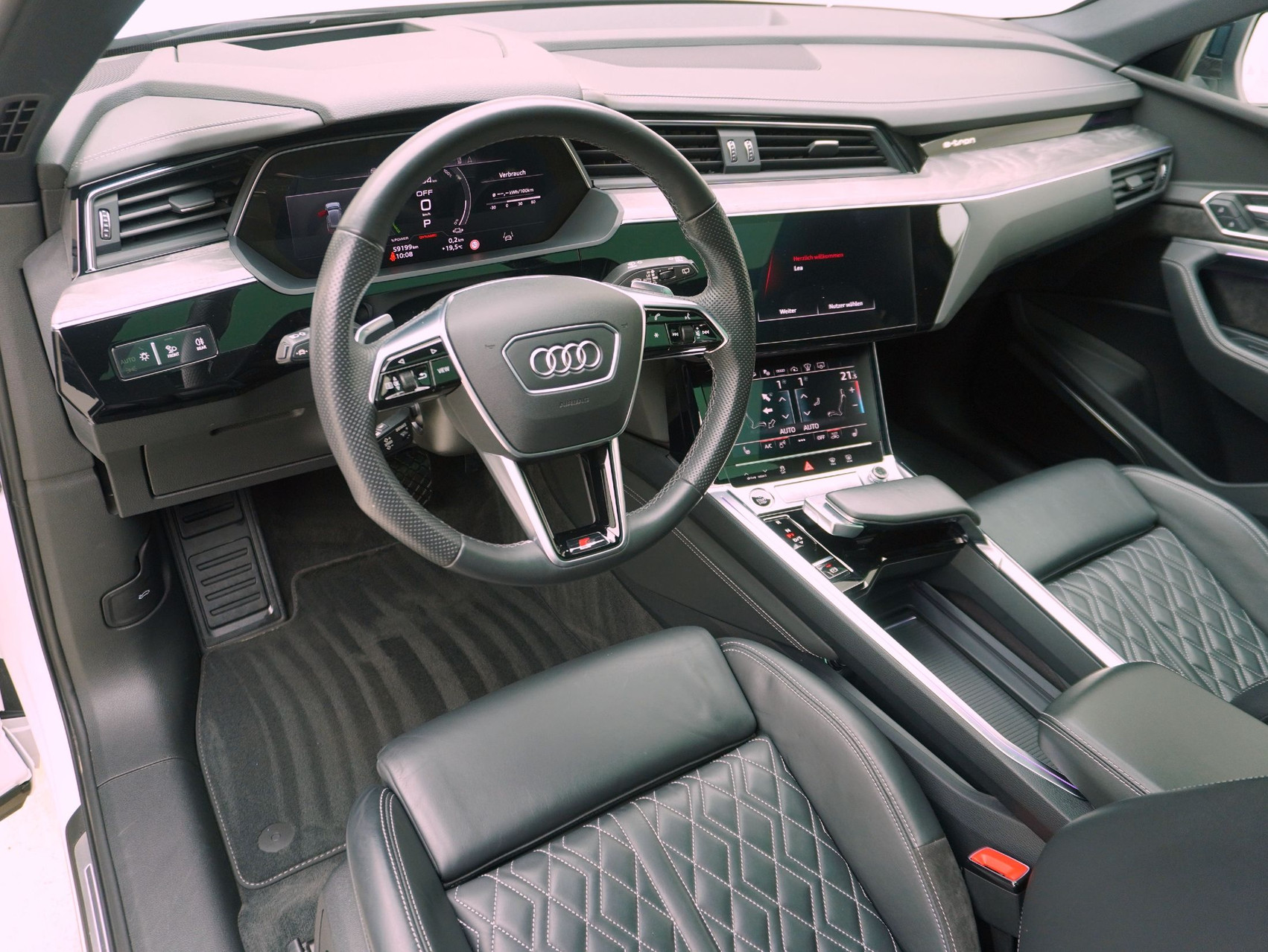 AUDI e-tron 55 S Line quattro
