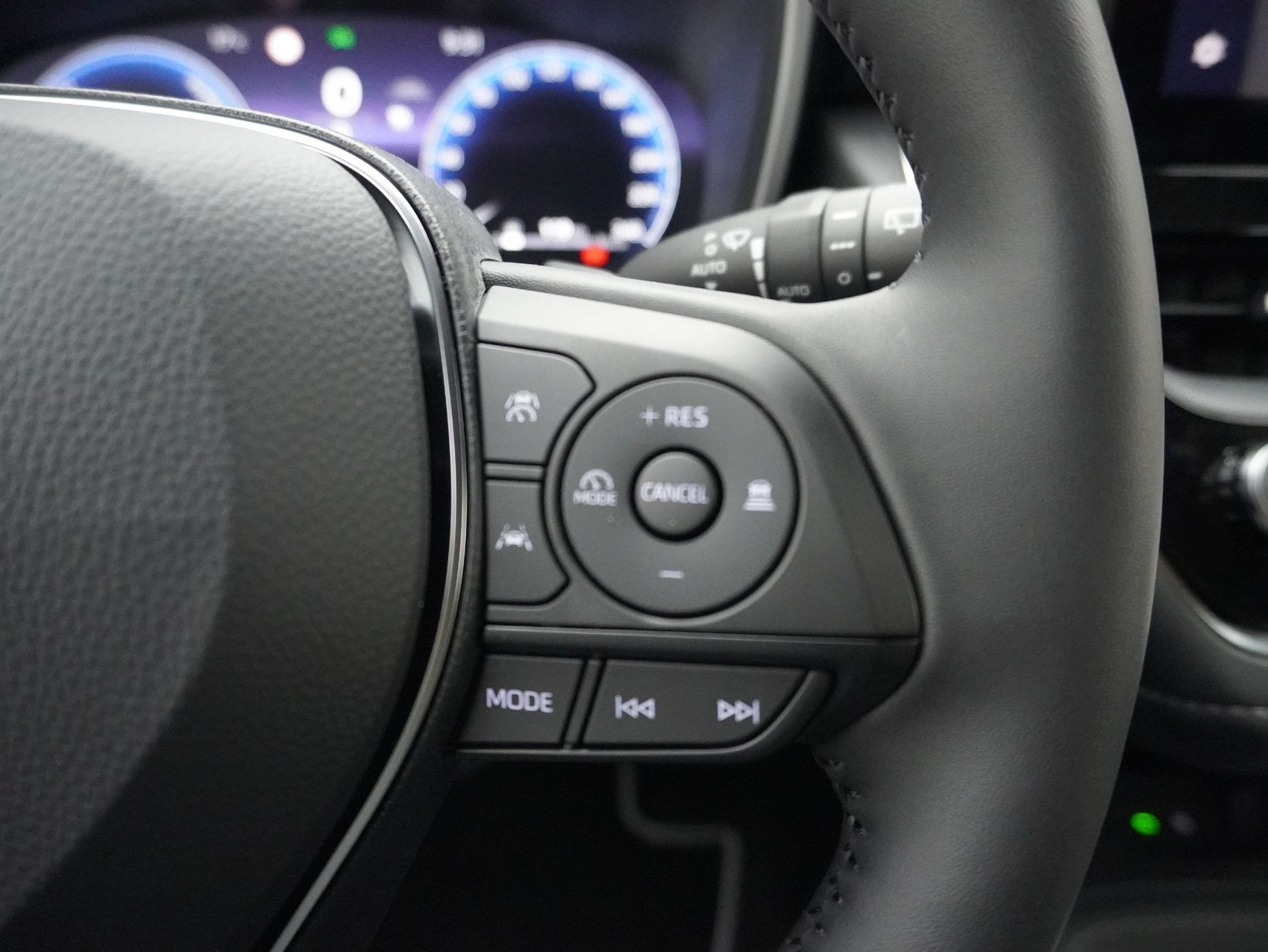 TOYOTA Corolla 2.0 HSD Trend ** Trend Plus **